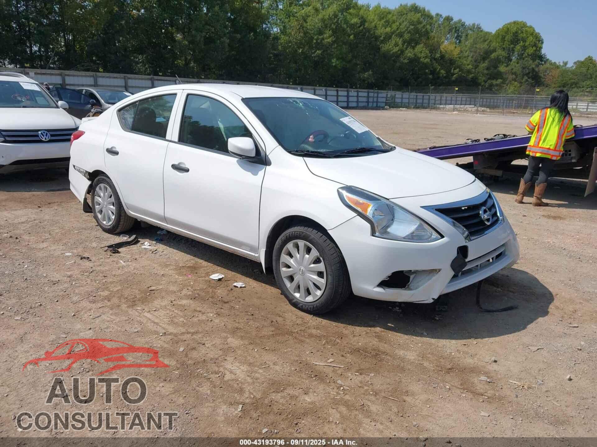 NISSAN VERSA 2019 - 3N1CN7AP3KL809018