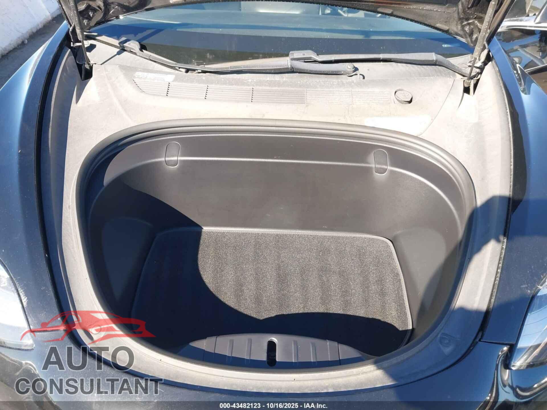 TESLA MODEL 3 2018 - 5YJ3E1EA2JF061231
