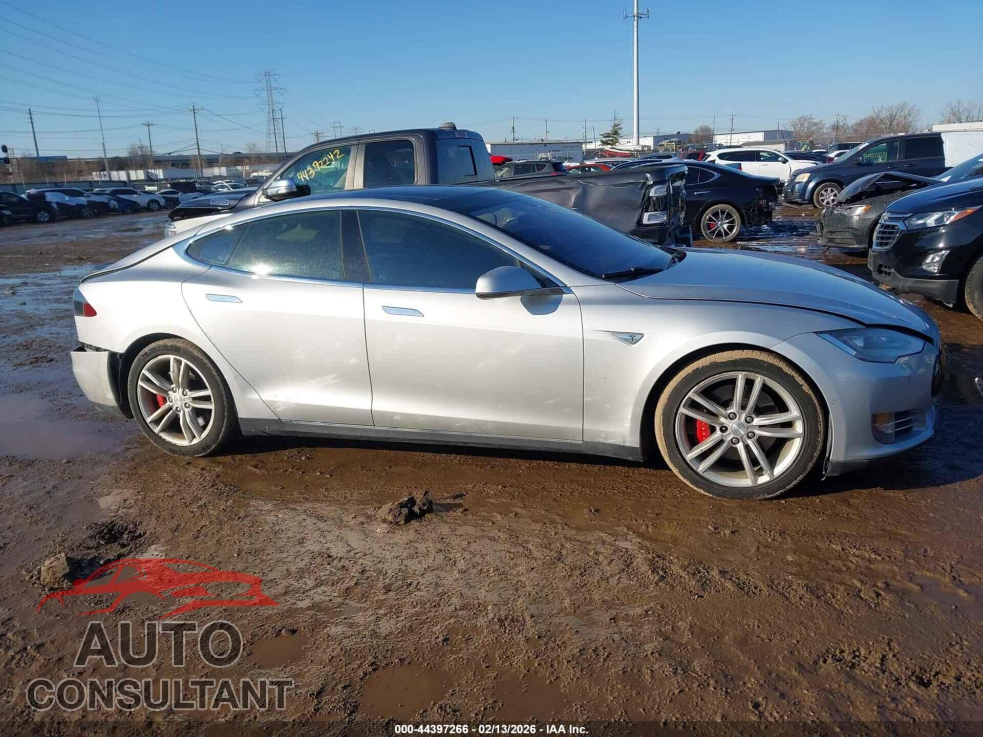 TESLA MODEL S 2015 - 5YJSA1E4XFF114864