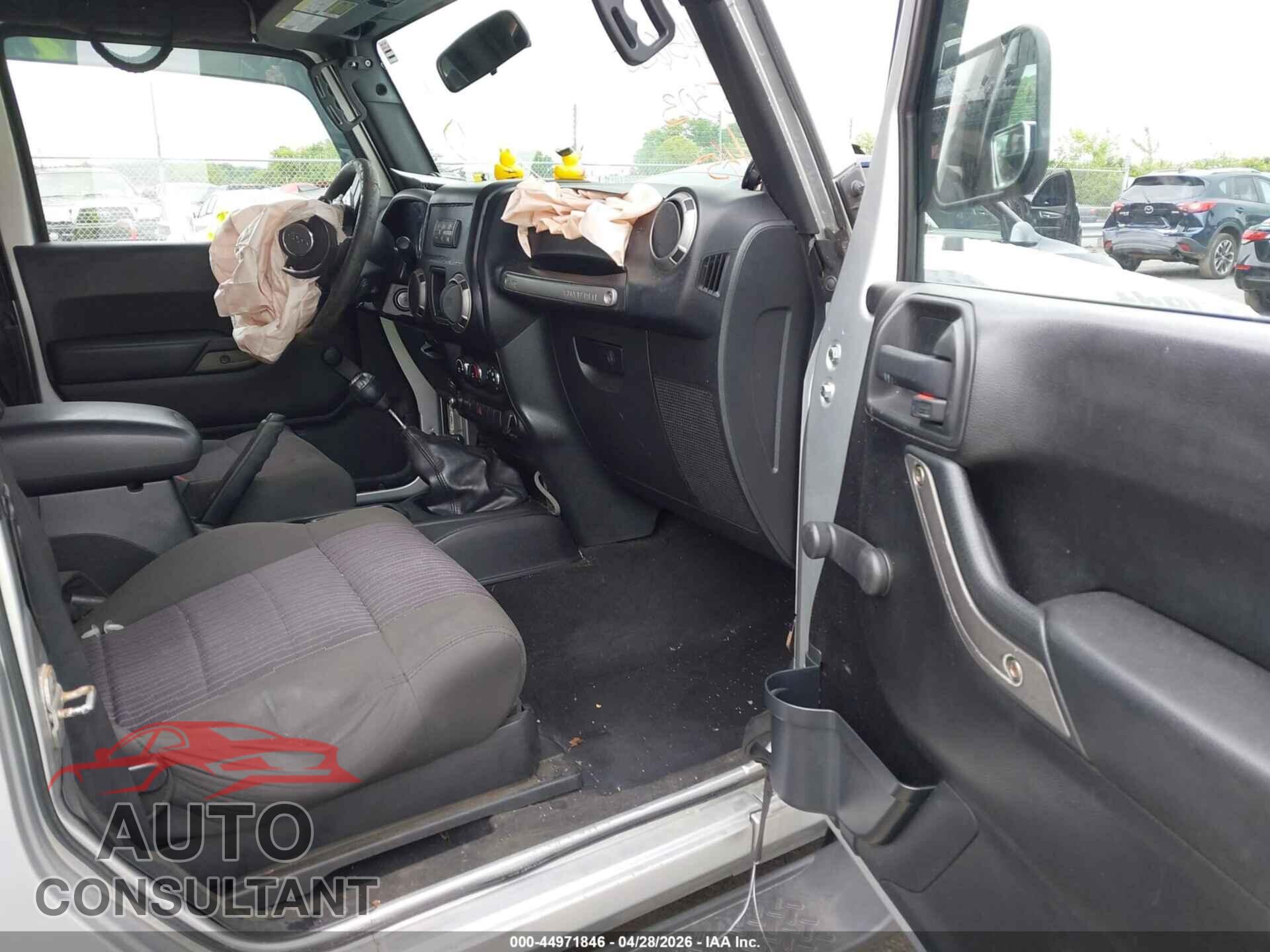 JEEP WRANGLER 2011 - 1J4AA2D17BL545303