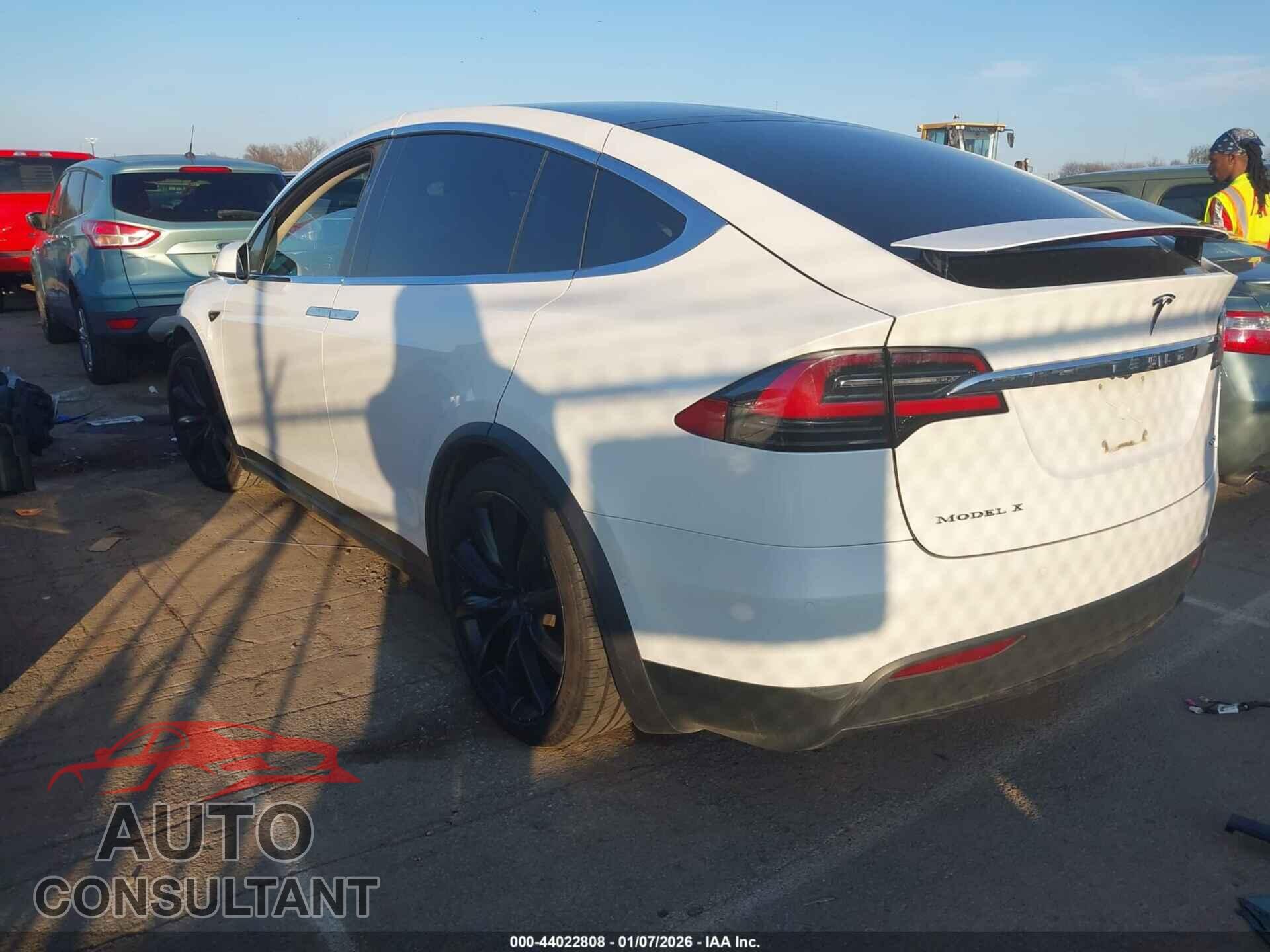 TESLA MODEL X 2017 - 5YJXCAE22HF061109