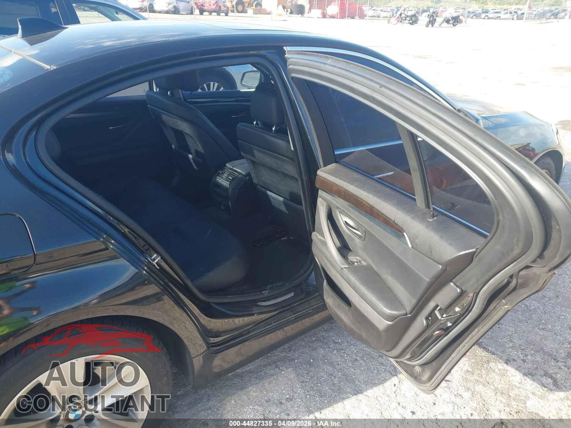 BMW 528I 2011 - WBAFR1C58BC736745