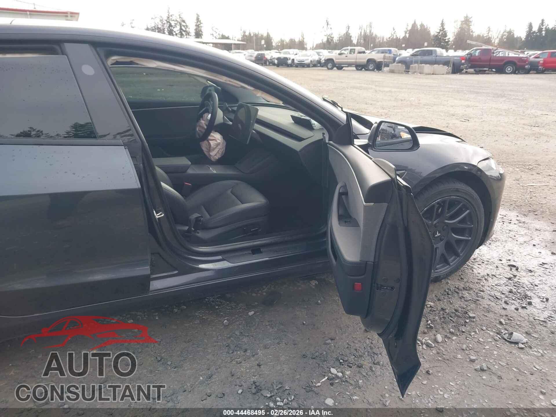 TESLA MODEL 3 2024 - 5YJ3E1EA9RF721826