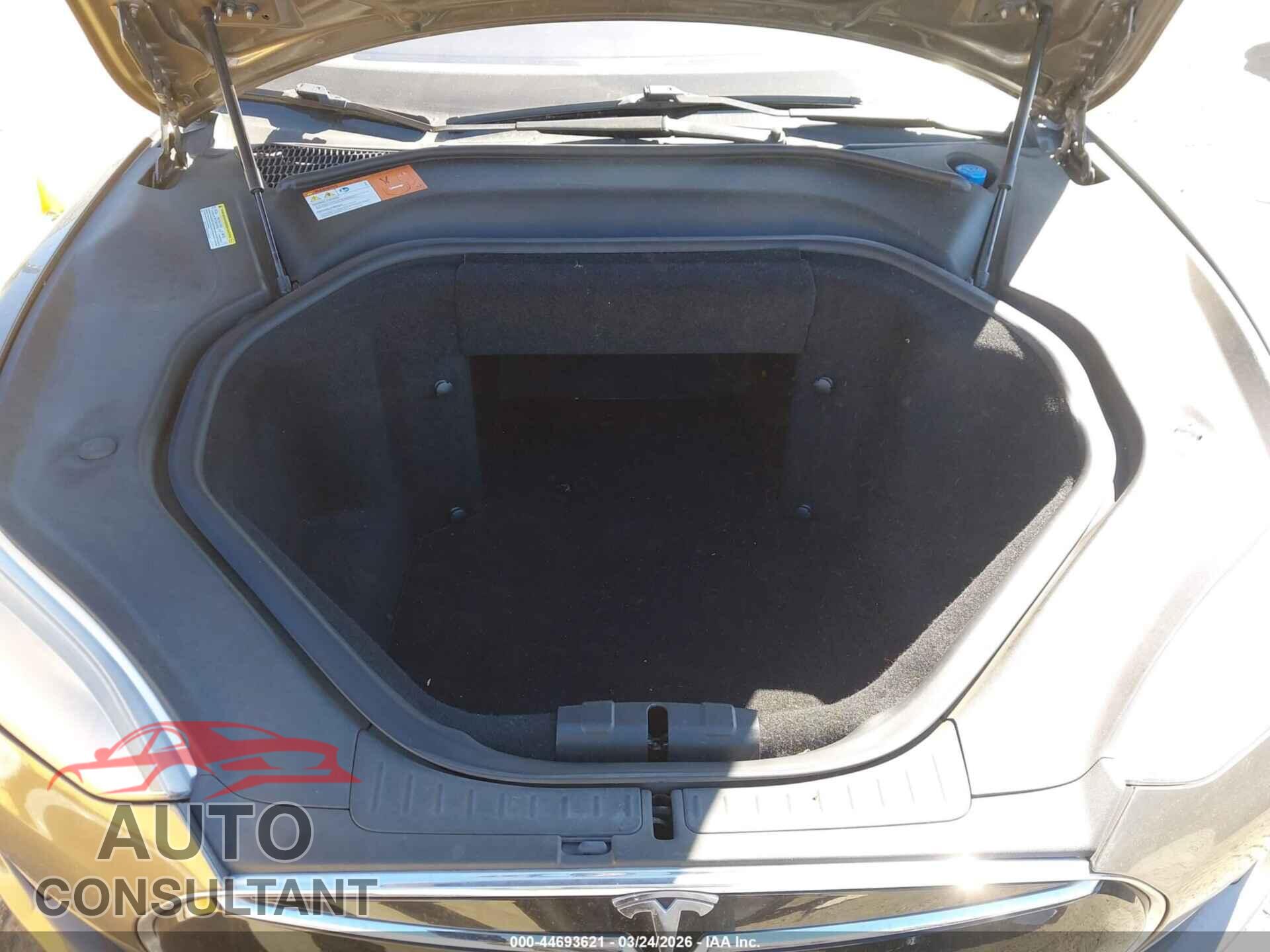 TESLA MODEL S 2015 - 5YJSA1E13FF113464