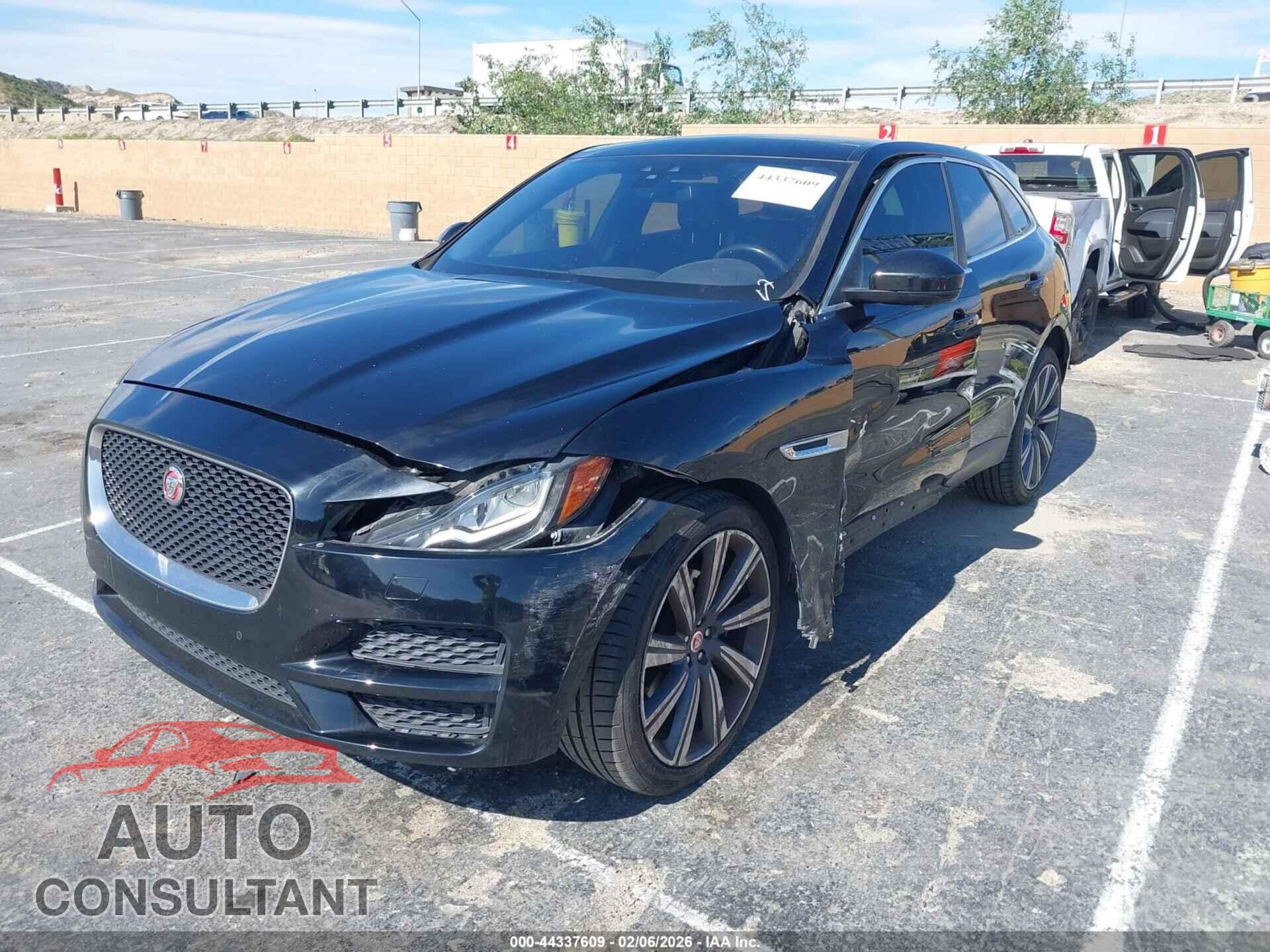 JAGUAR F-PACE 2017 - SADCK2BV8HA079357