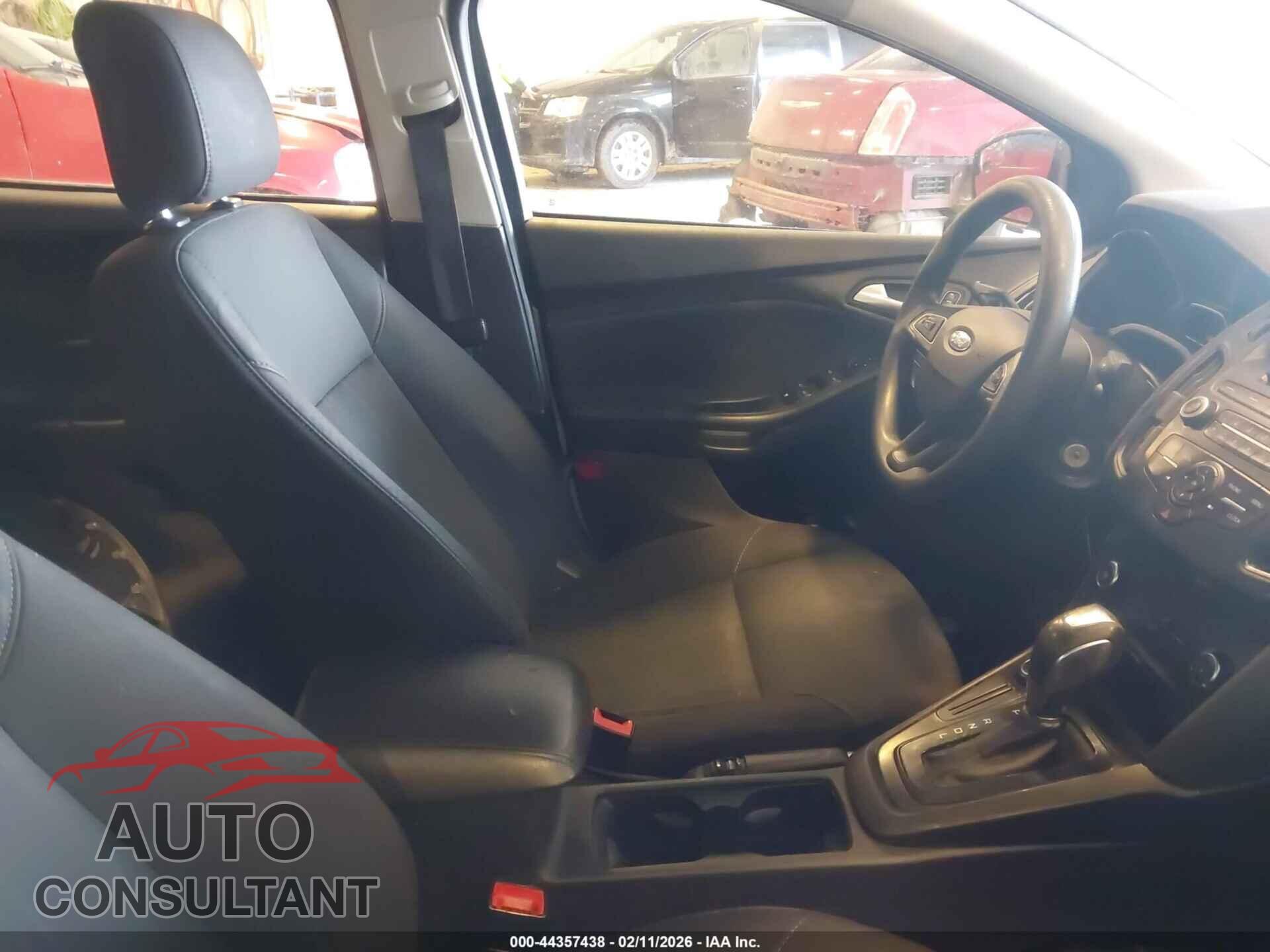 FORD FOCUS 2016 - 1FADP3F22GL359419