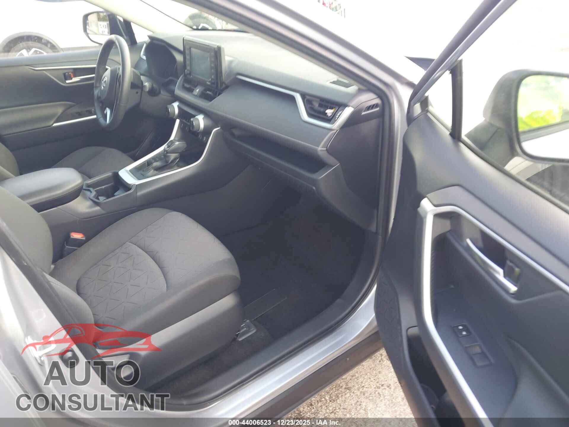 TOYOTA RAV4 2020 - JTMP1RFV7LD054265
