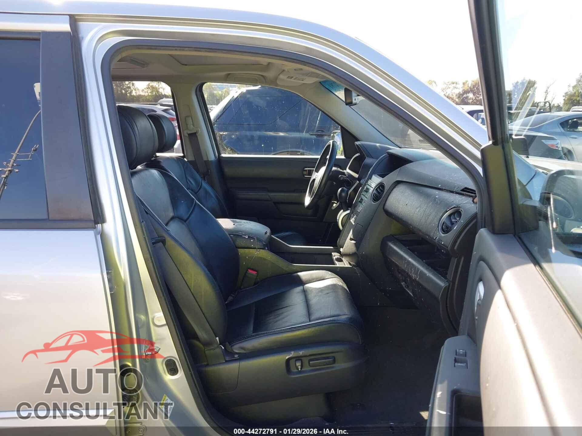 HONDA PILOT 2011 - 5FNYF3H6XBB048038