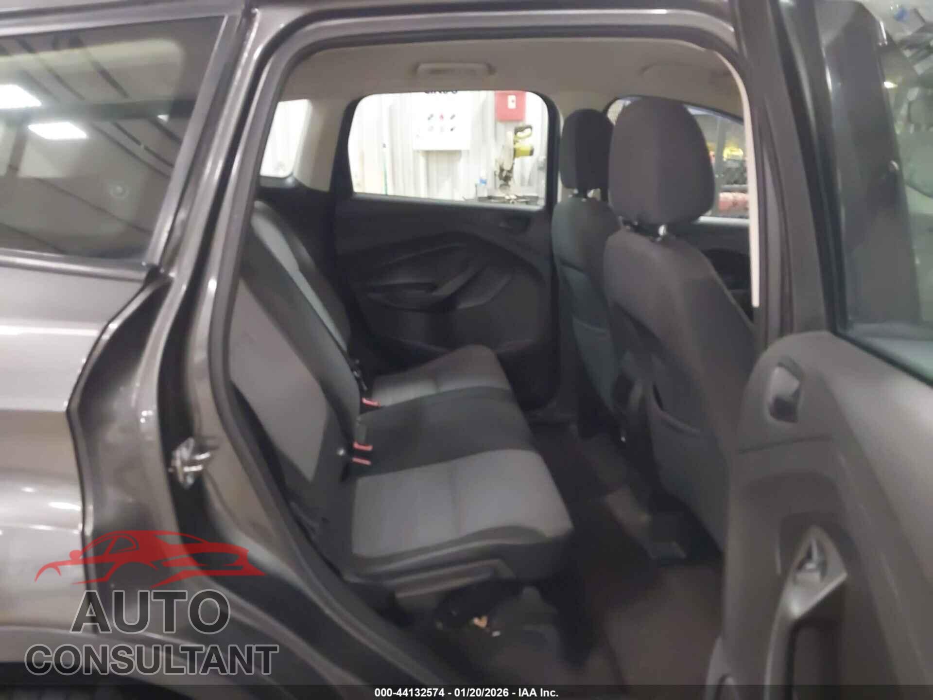 FORD ESCAPE 2017 - 1FMCU0F77HUC34397