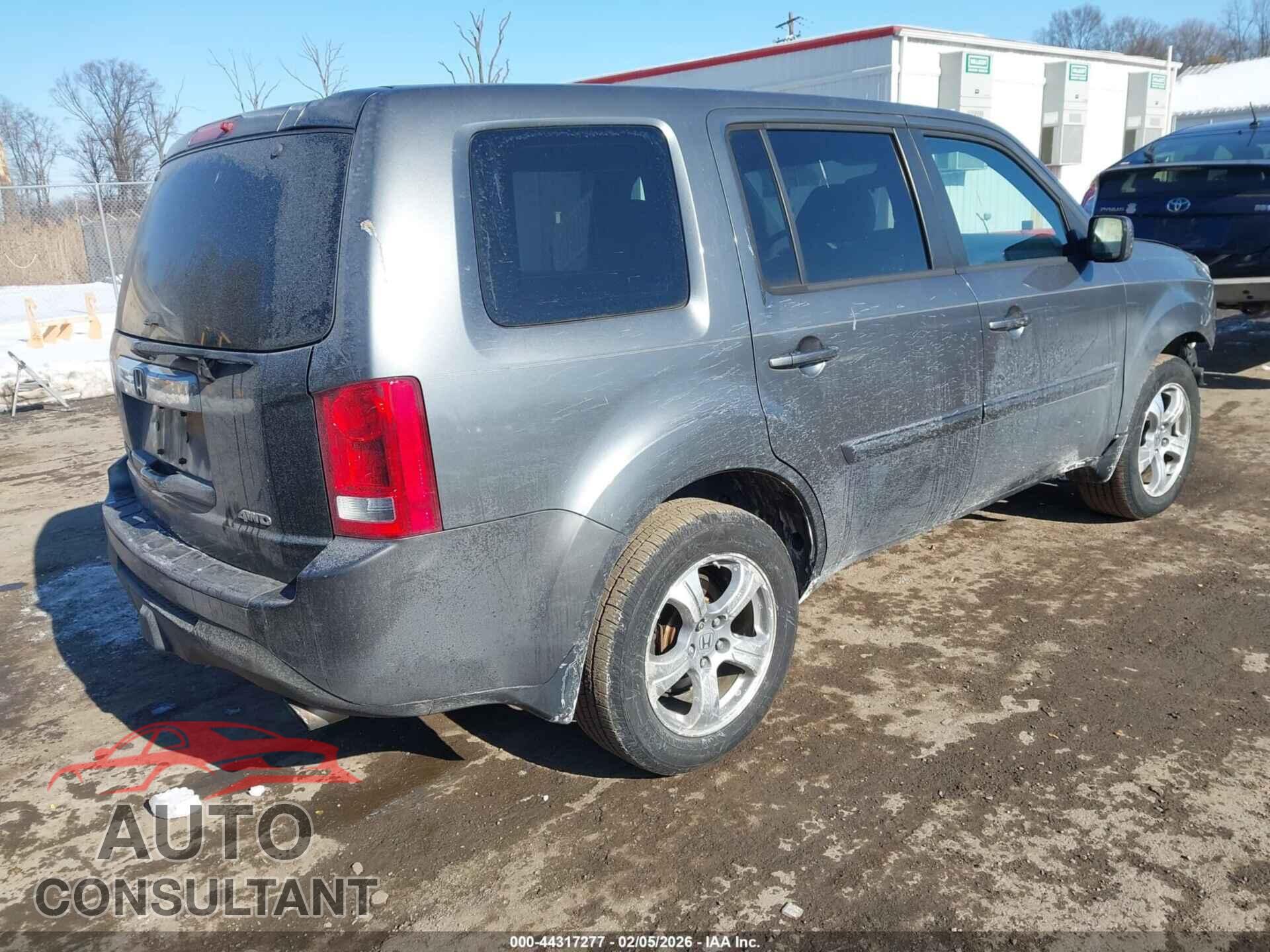 HONDA PILOT 2013 - 5FNYF4H48DB005910