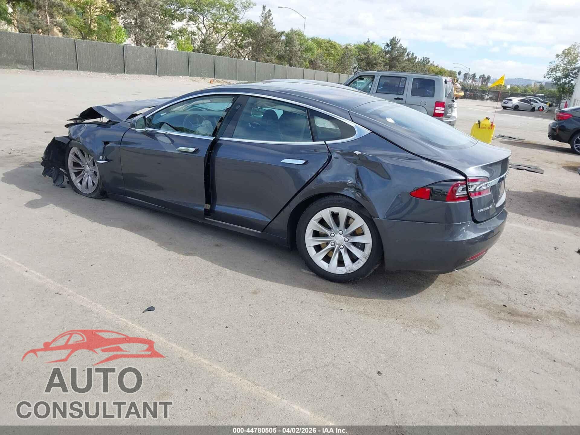 TESLA MODEL S 2018 - 5YJSA1E28JF297527