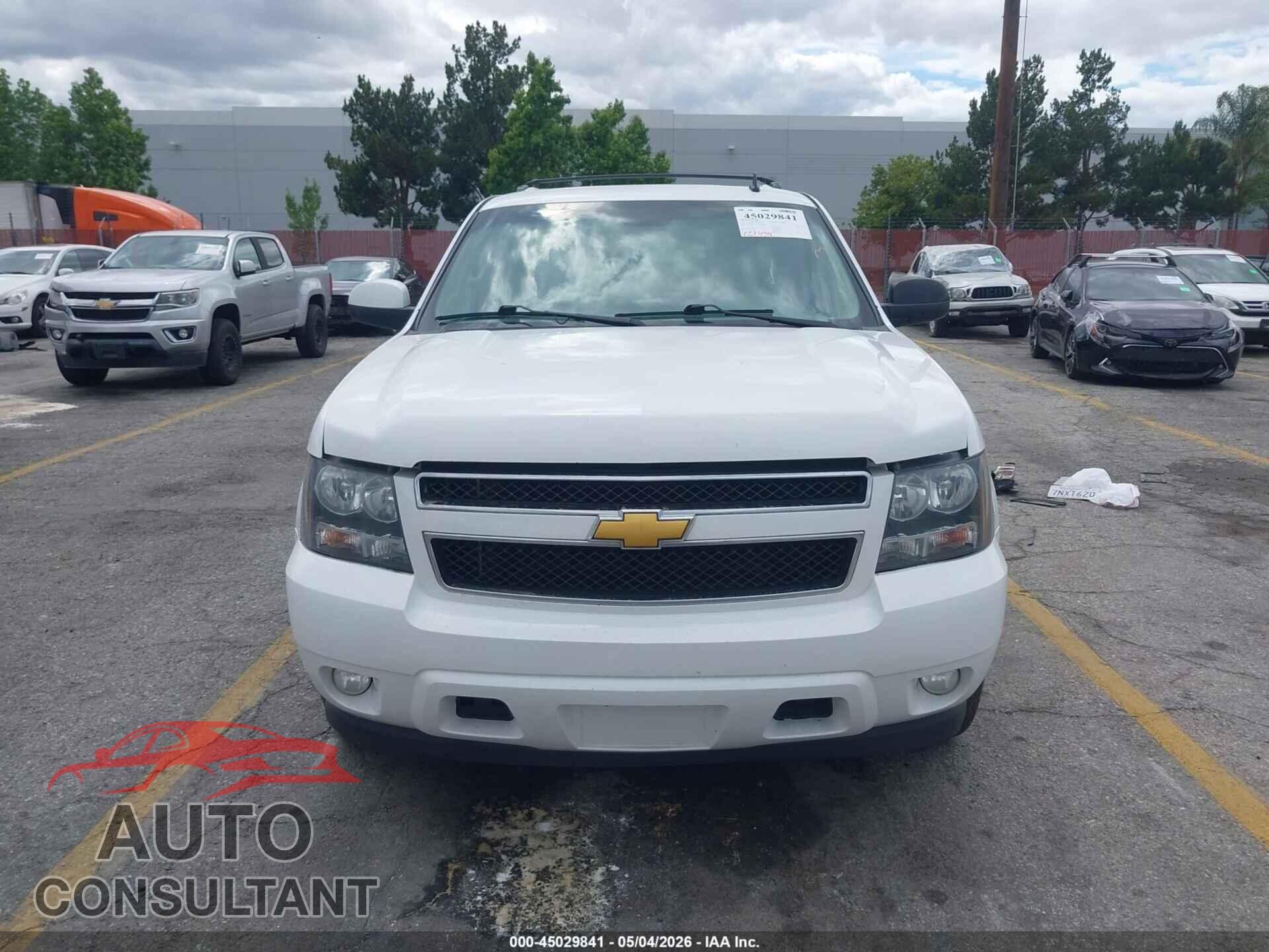 CHEVROLET SUBURBAN 1500 2014 - 1GNSCJE00ER122981