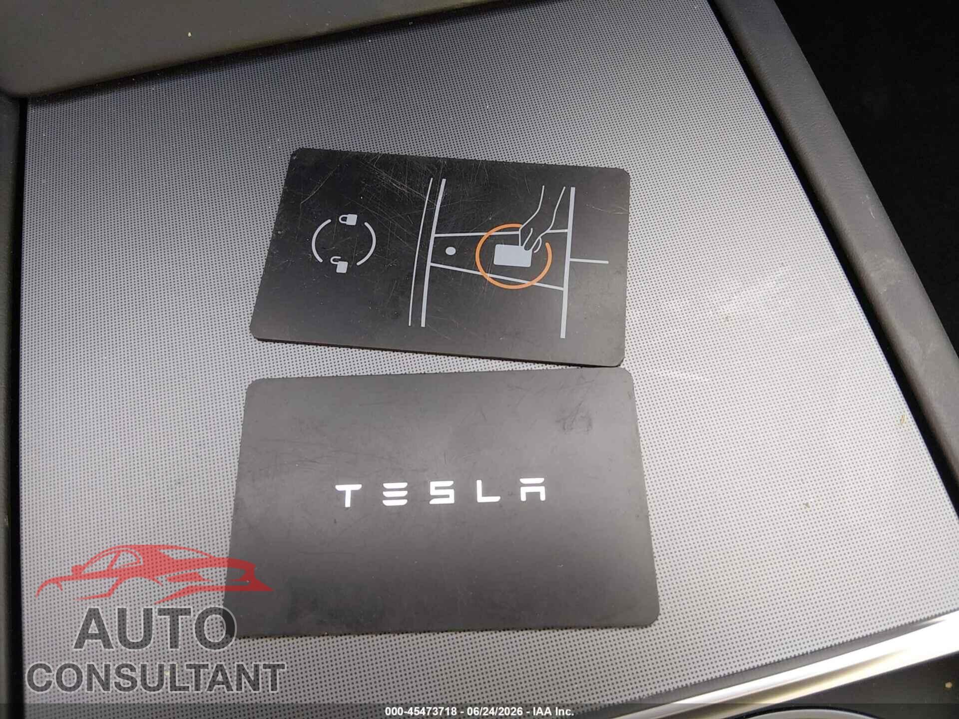 TESLA MODEL 3 2025 - 5YJ3E1EA8SF074258