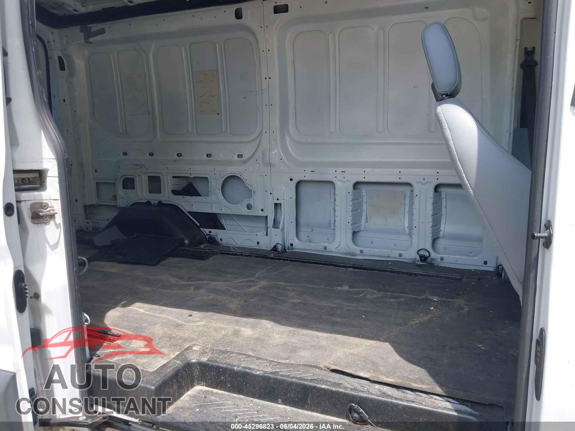 FORD TRANSIT-150 2015 - 1FTNE2CM7FKA07624