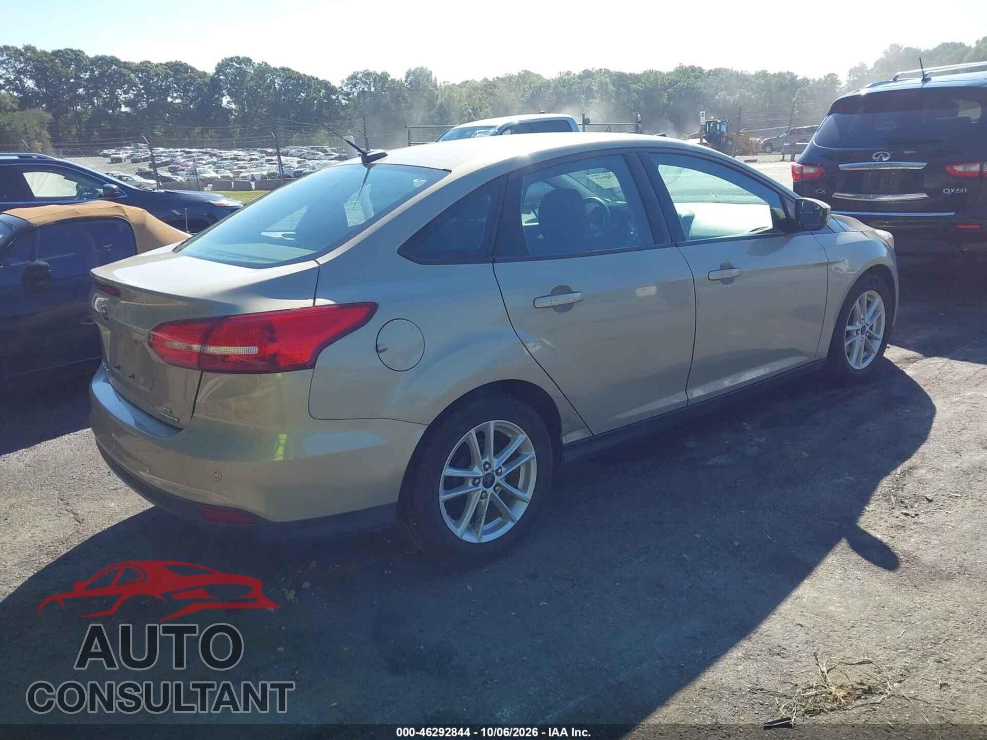 FORD FOCUS 2015 - 1FADP3F29FL217924