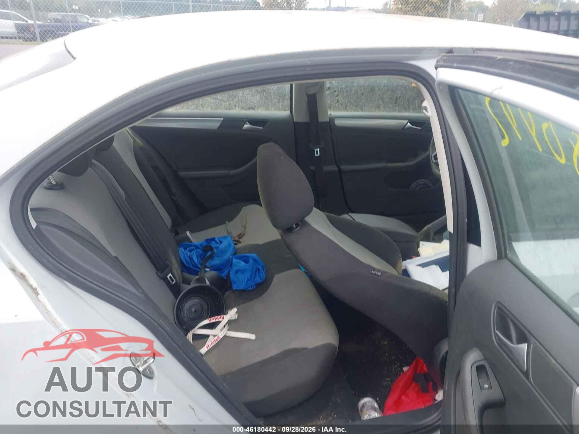 VOLKSWAGEN JETTA 2018 - 3VW2B7AJ7JM209265