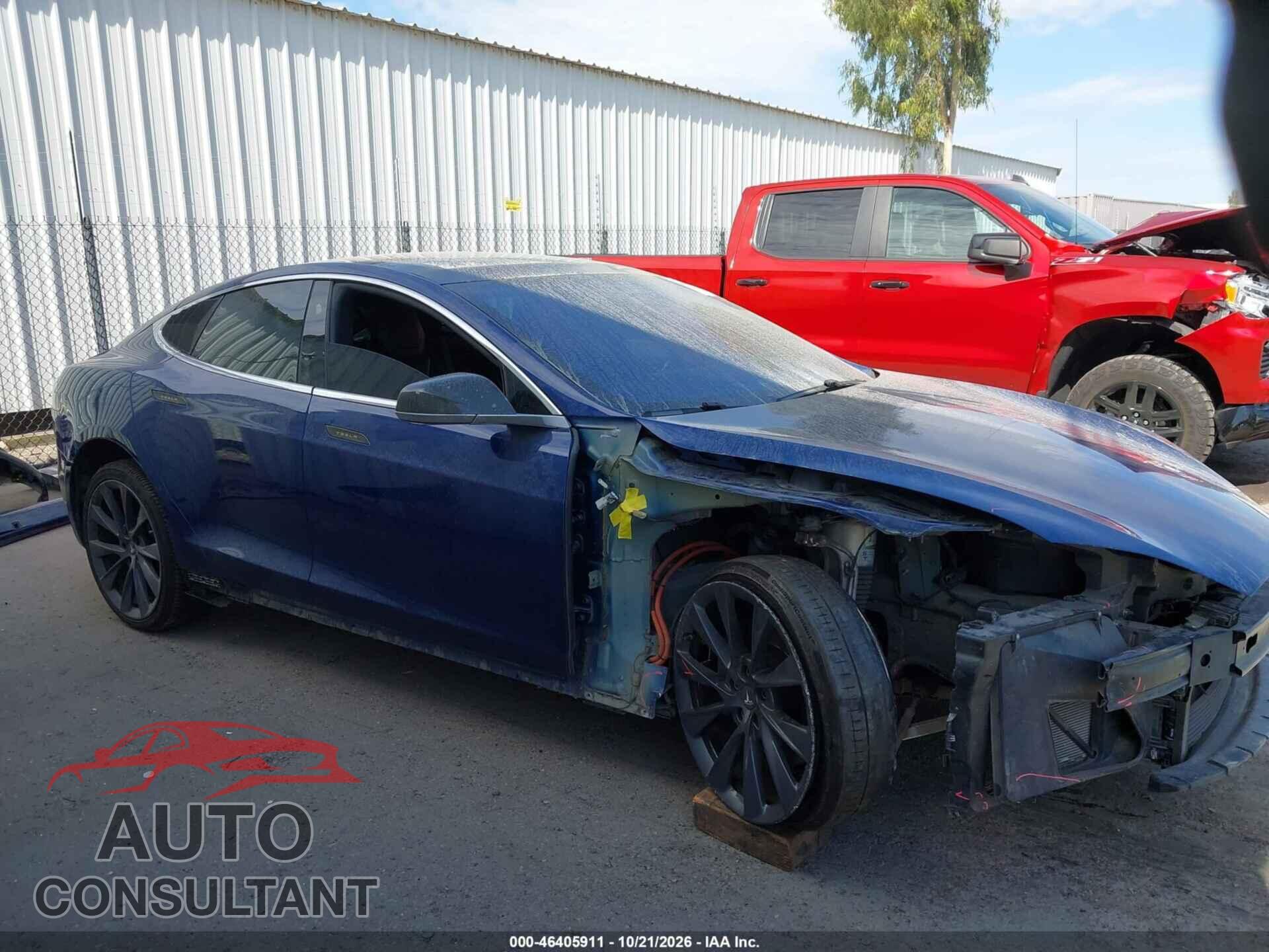 TESLA MODEL S 2018 - 5YJSA1E24JF275198