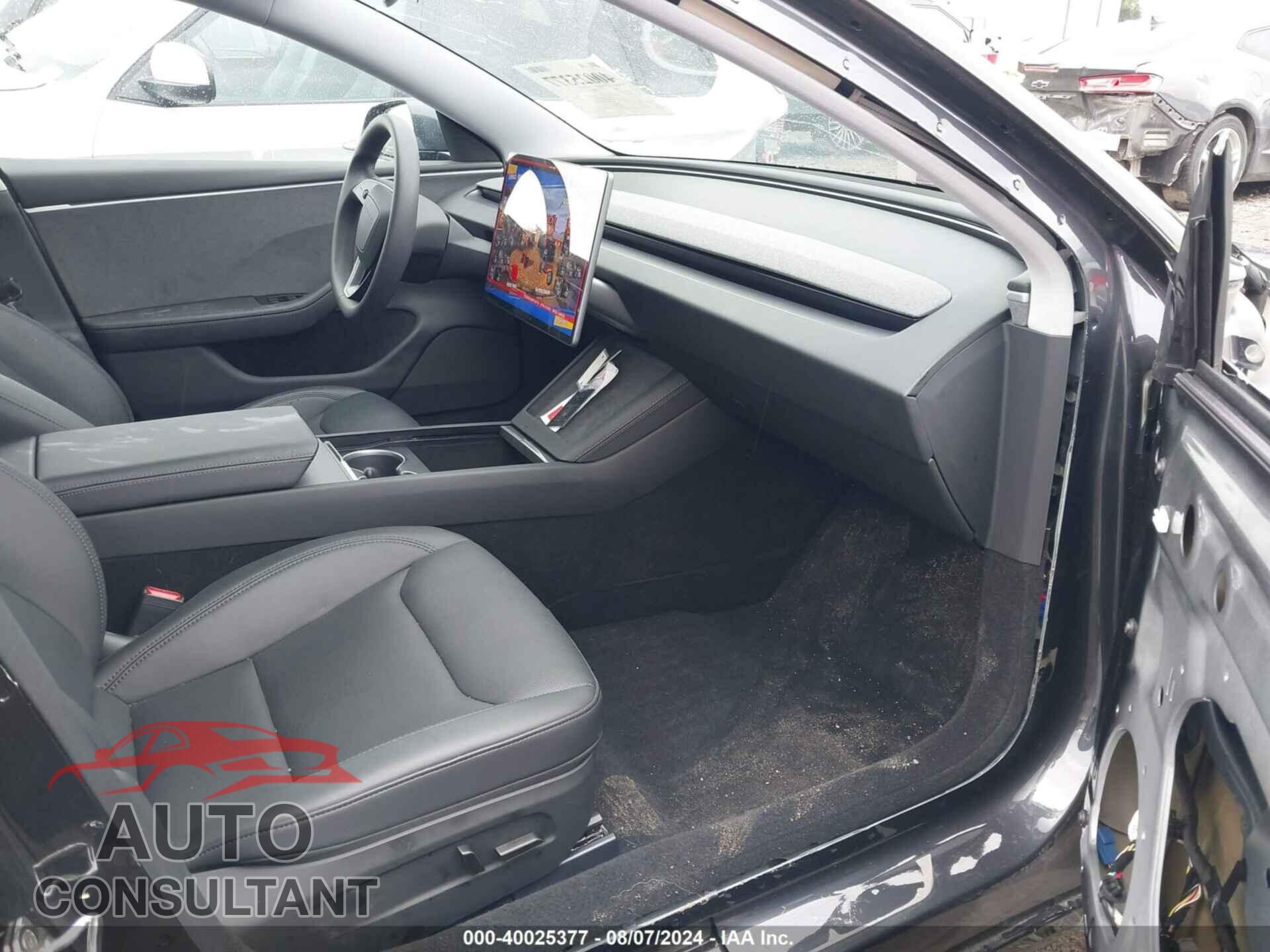 TESLA MODEL 3 2024 - 5YJ3E1EA3RF734779