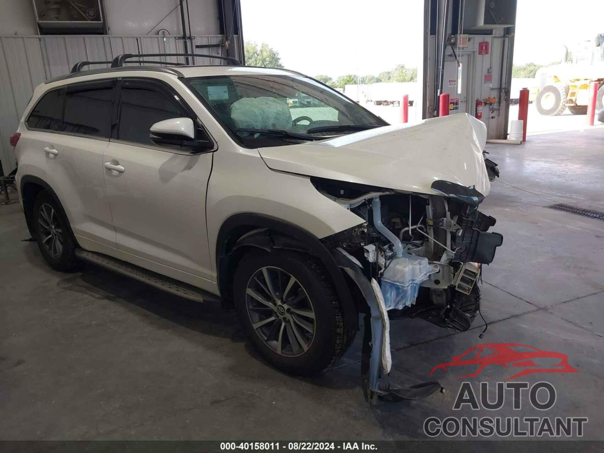 TOYOTA HIGHLANDER 2018 - 5TDJZRFH5JS561322