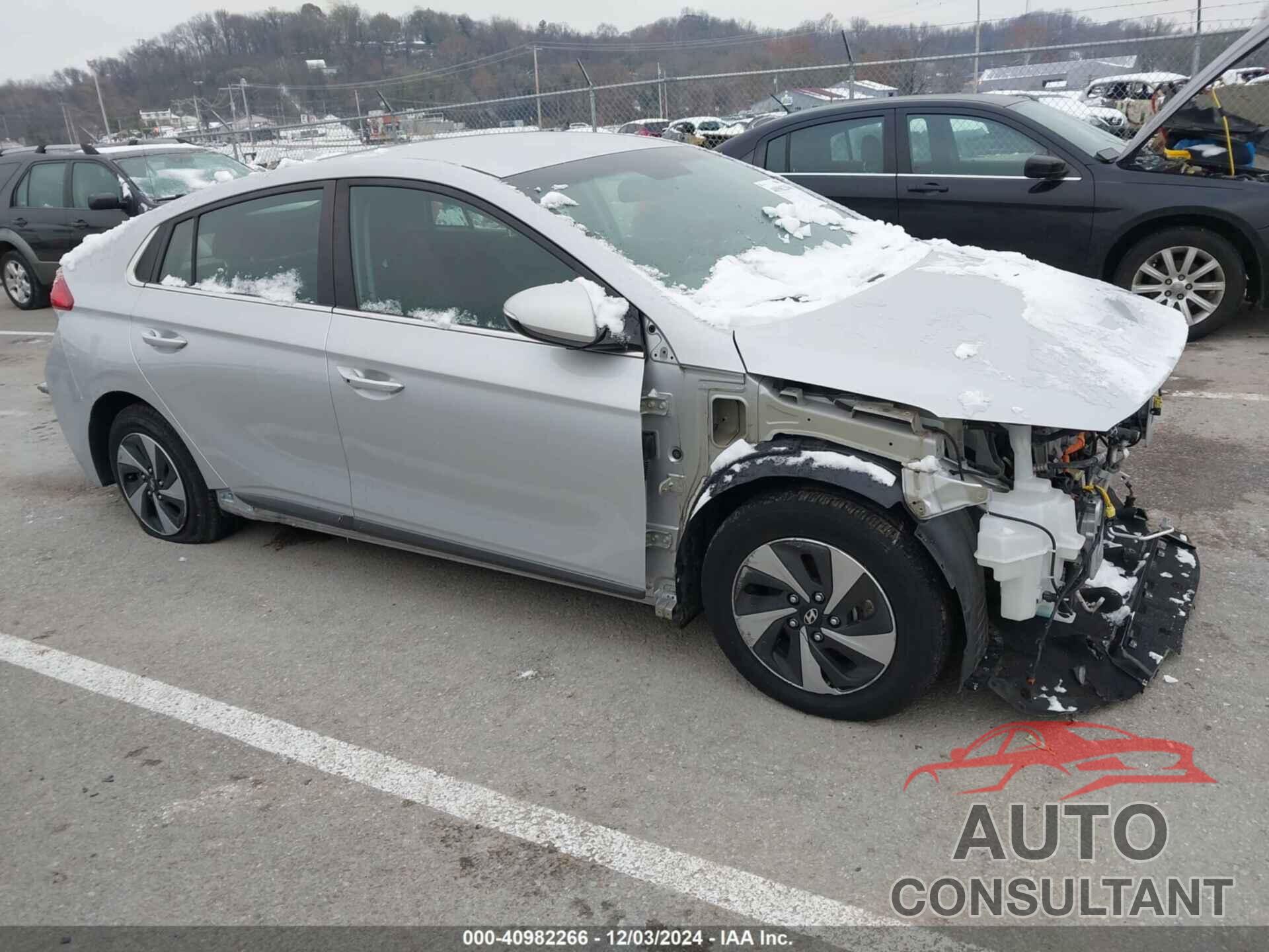 HYUNDAI IONIQ HYBRID 2018 - KMHC75LC7JU072668