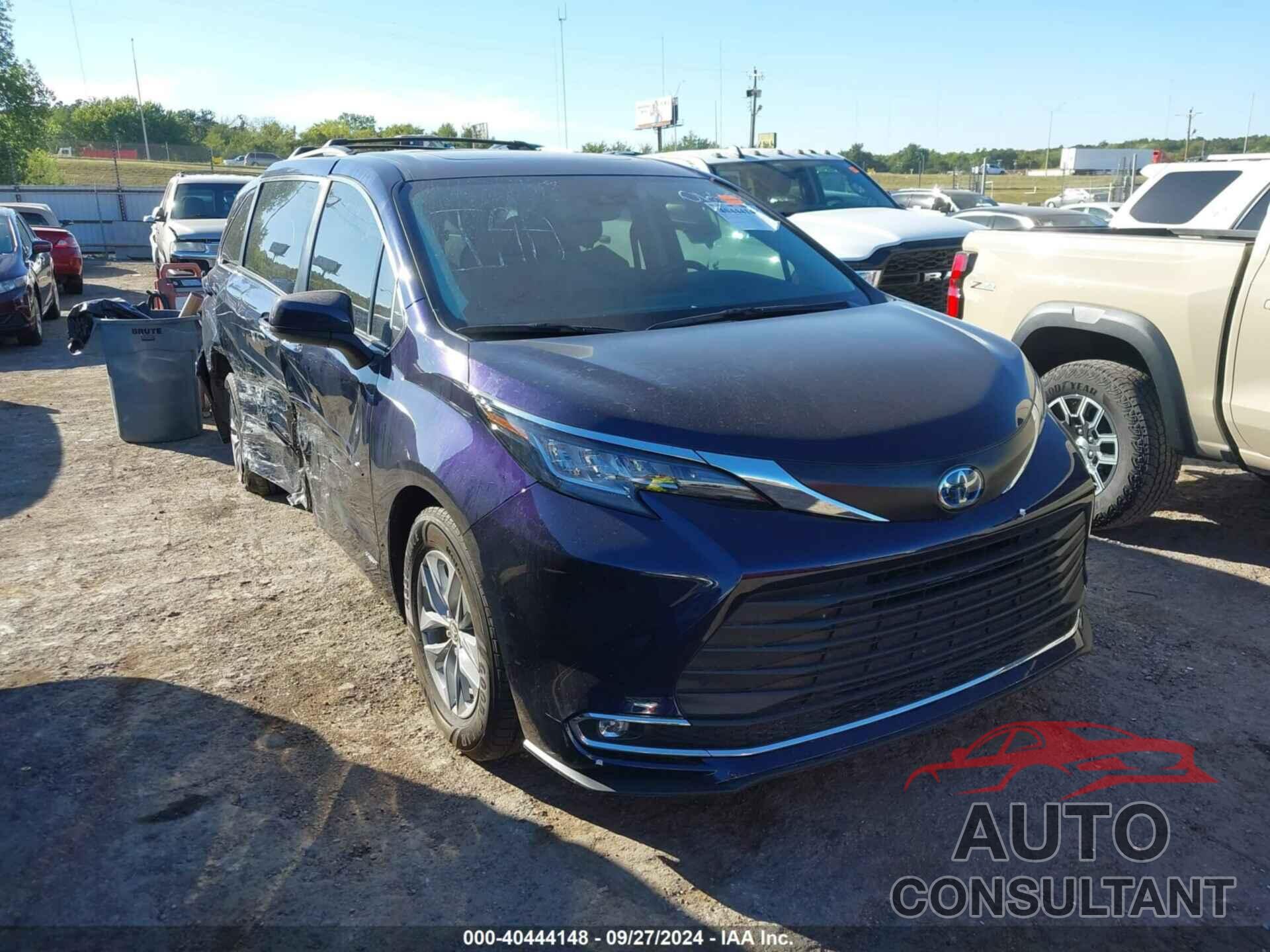 TOYOTA SIENNA 2021 - 5TDYRKEC9MS068159