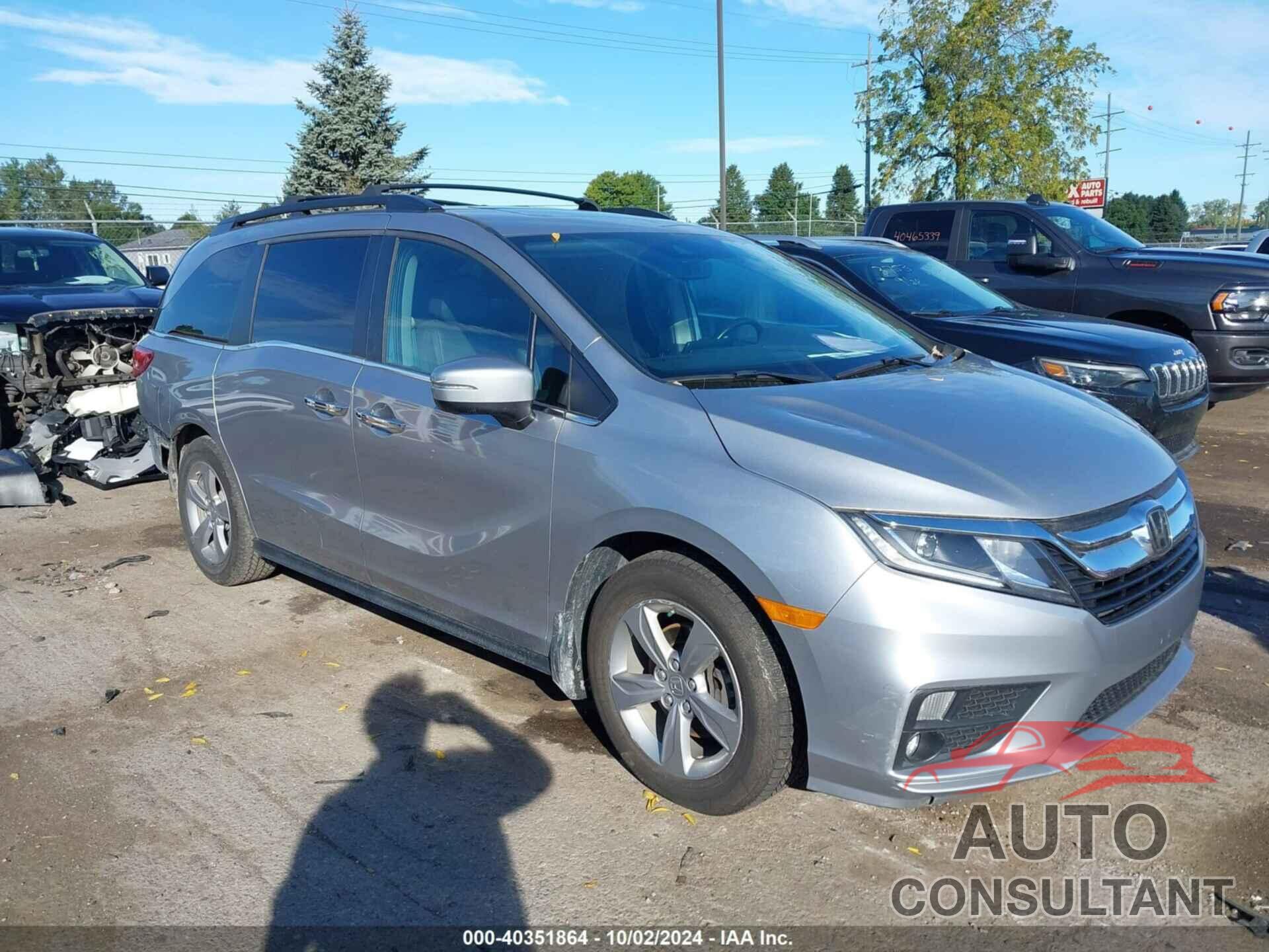 HONDA ODYSSEY 2018 - 5FNRL6H70JB015376