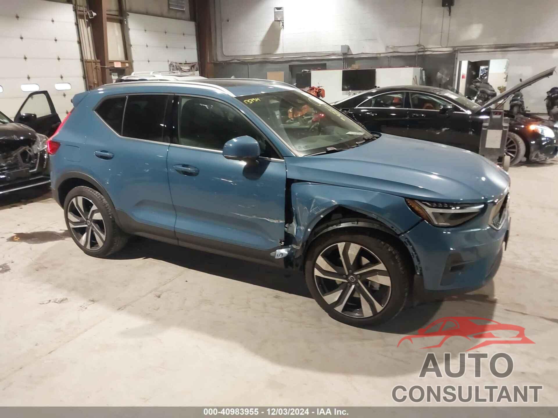 VOLVO XC40 2024 - YV4L12UE9R2225740