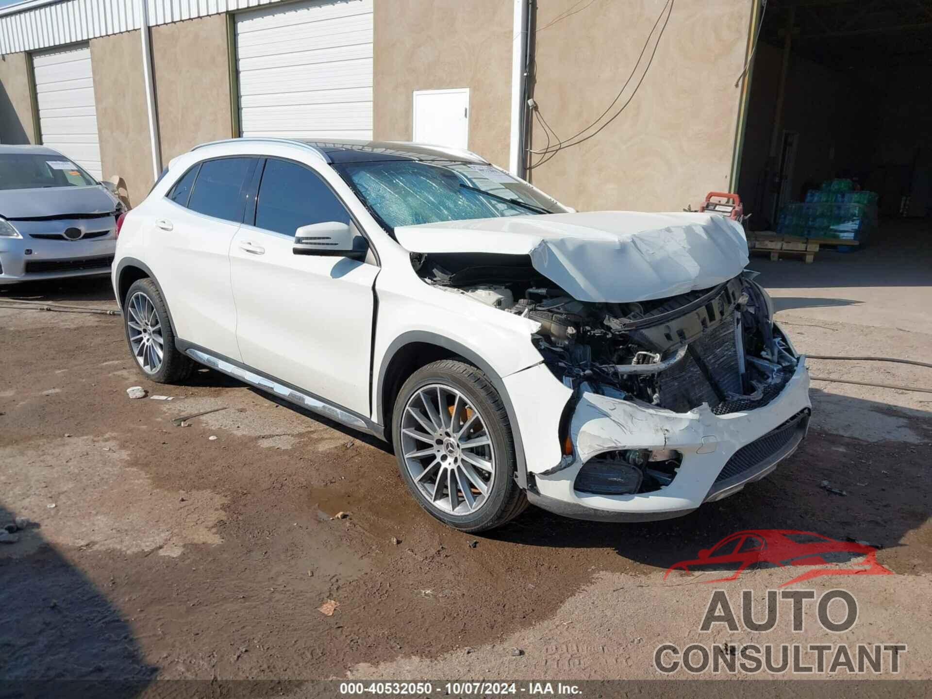 MERCEDES-BENZ GLA 2018 - WDCTG4GB7JJ423607