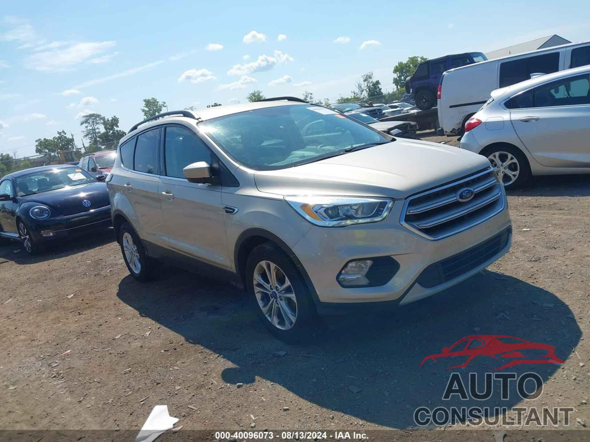 FORD ESCAPE 2017 - 1FMCU0GD5HUF05512