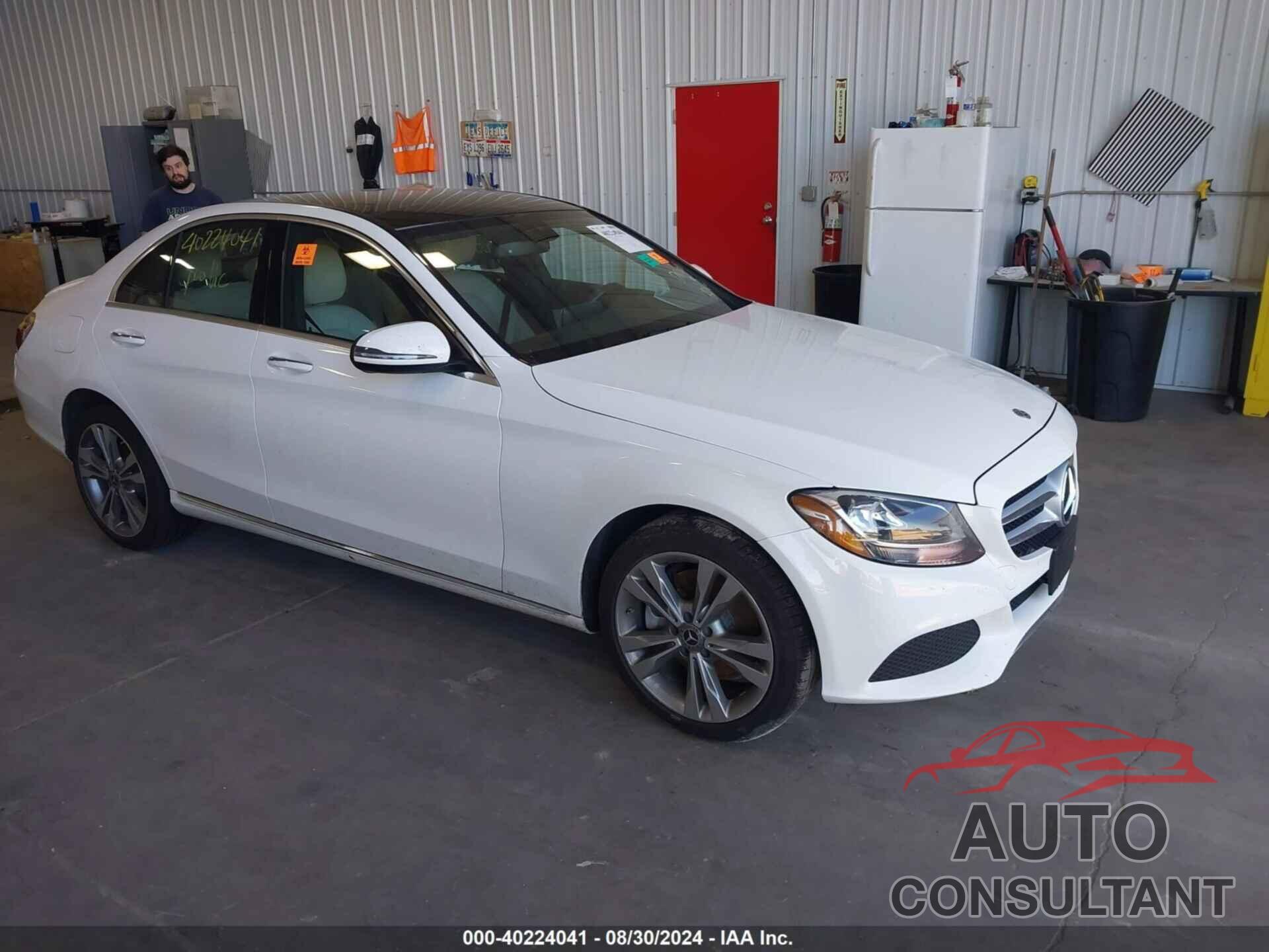 MERCEDES-BENZ C 300 2018 - 55SWF4KB1JU268264