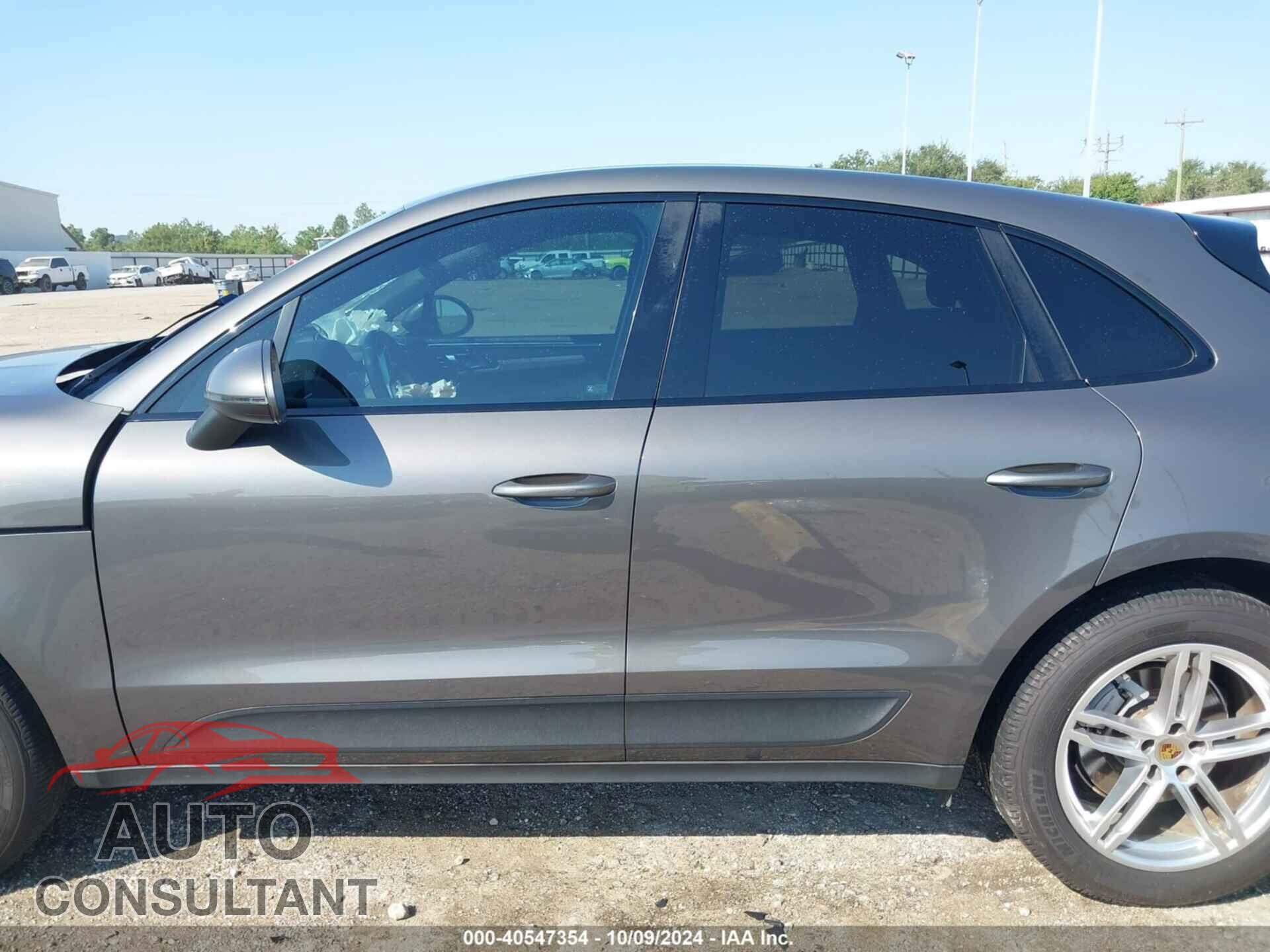 PORSCHE MACAN 2015 - WP1AB2A56FLB53556
