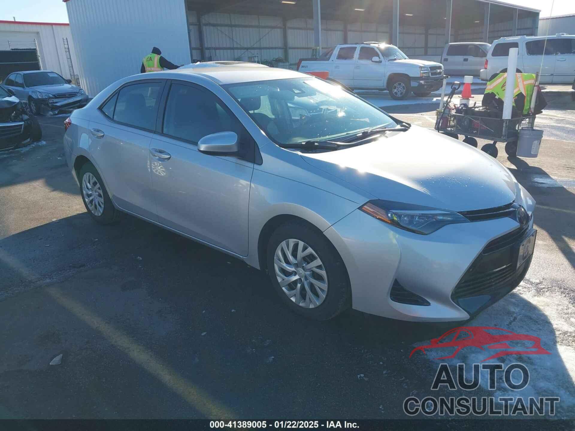 TOYOTA COROLLA 2018 - 2T1BURHE2JC992652