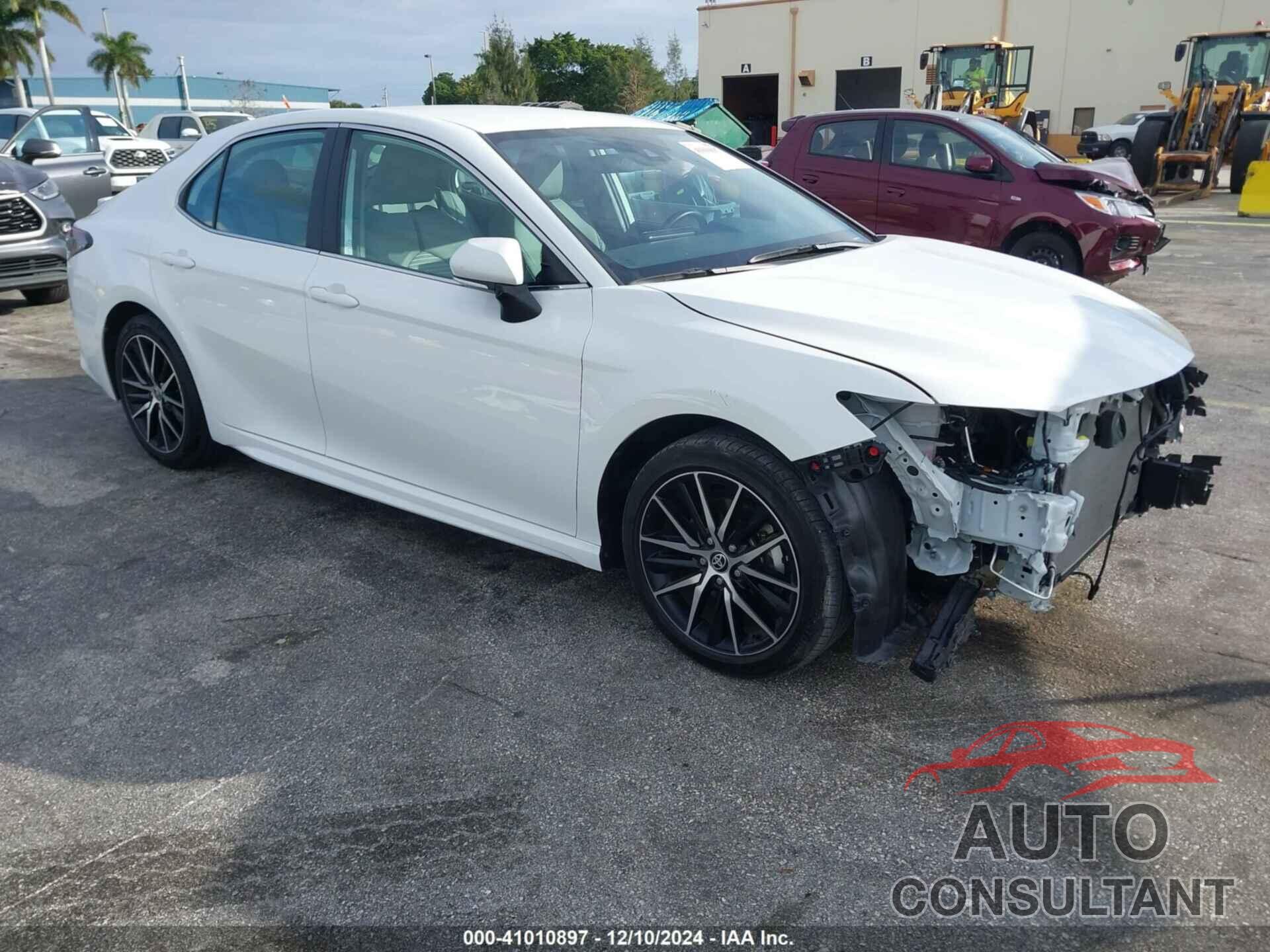 TOYOTA CAMRY 2024 - 4T1G11AK2RU208013