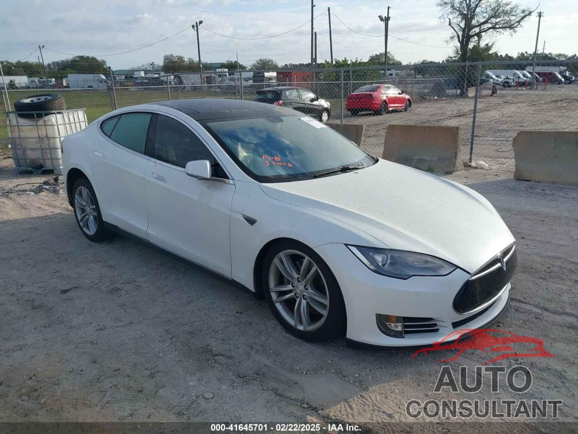 TESLA MODEL S 2014 - 5YJSA1H10EFP40584