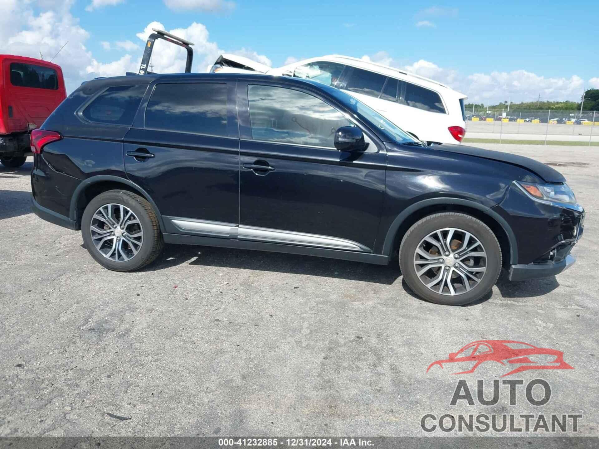 MITSUBISHI OUTLANDER 2018 - JA4AD3A33JZ055813