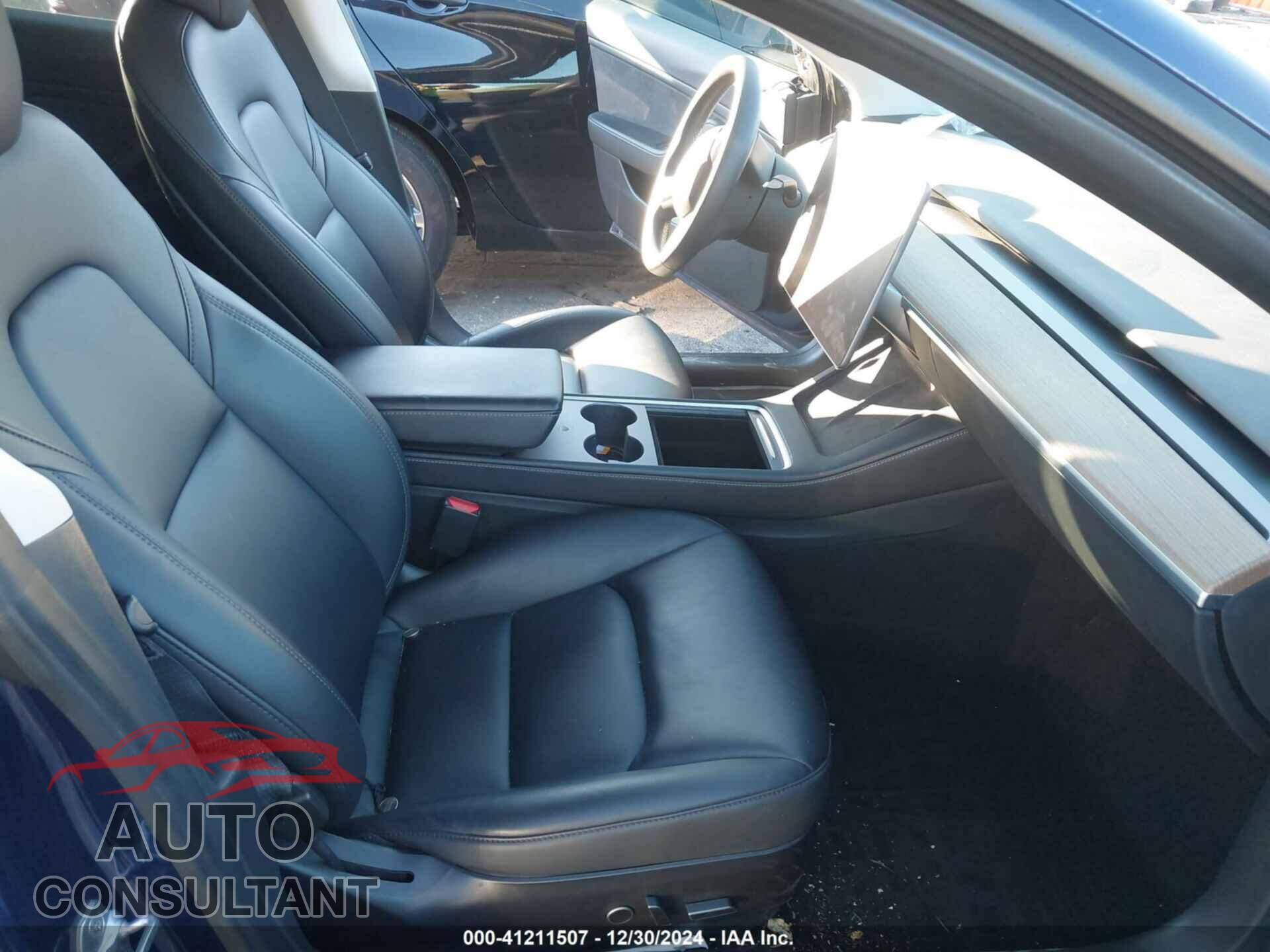 TESLA MODEL 3 2021 - 5YJ3E1EA8MF851718