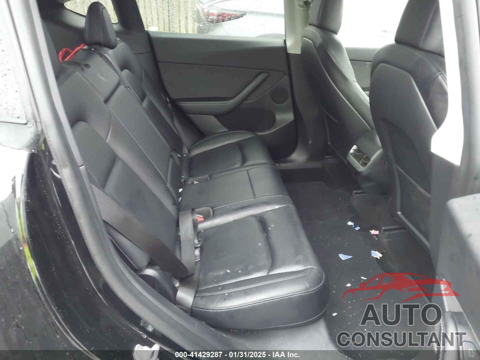 TESLA MODEL Y 2021 - 5YJYGDEE8MF229401