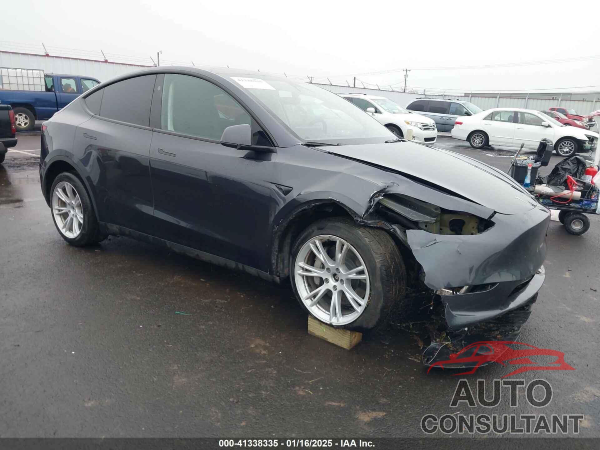 TESLA MODEL Y 2024 - 7SAYGDEE5RF063848