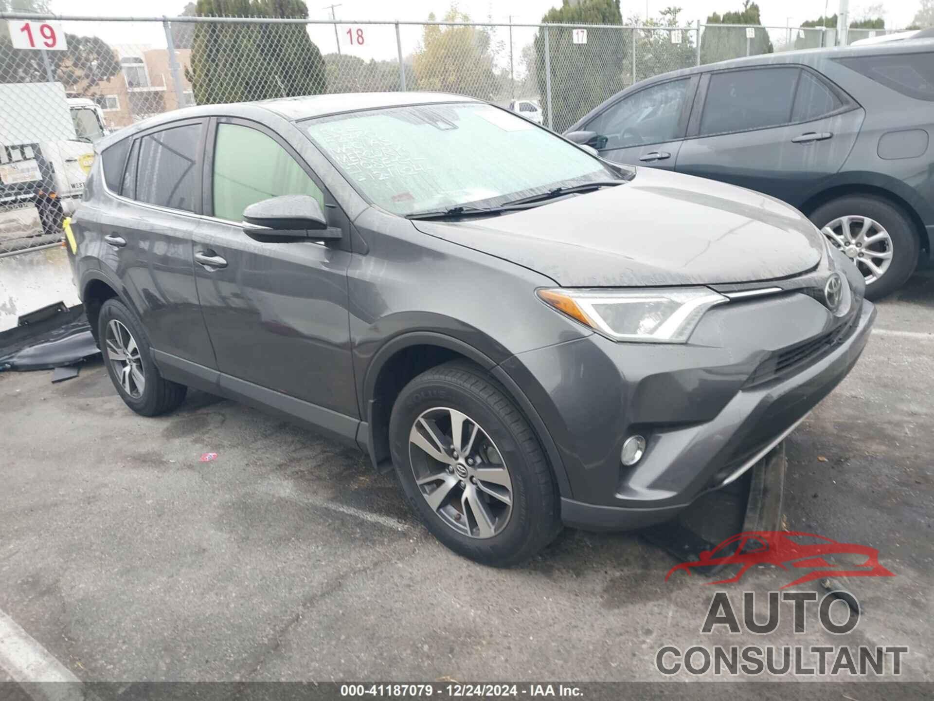 TOYOTA RAV4 2017 - JTMWFREV9HJ144752