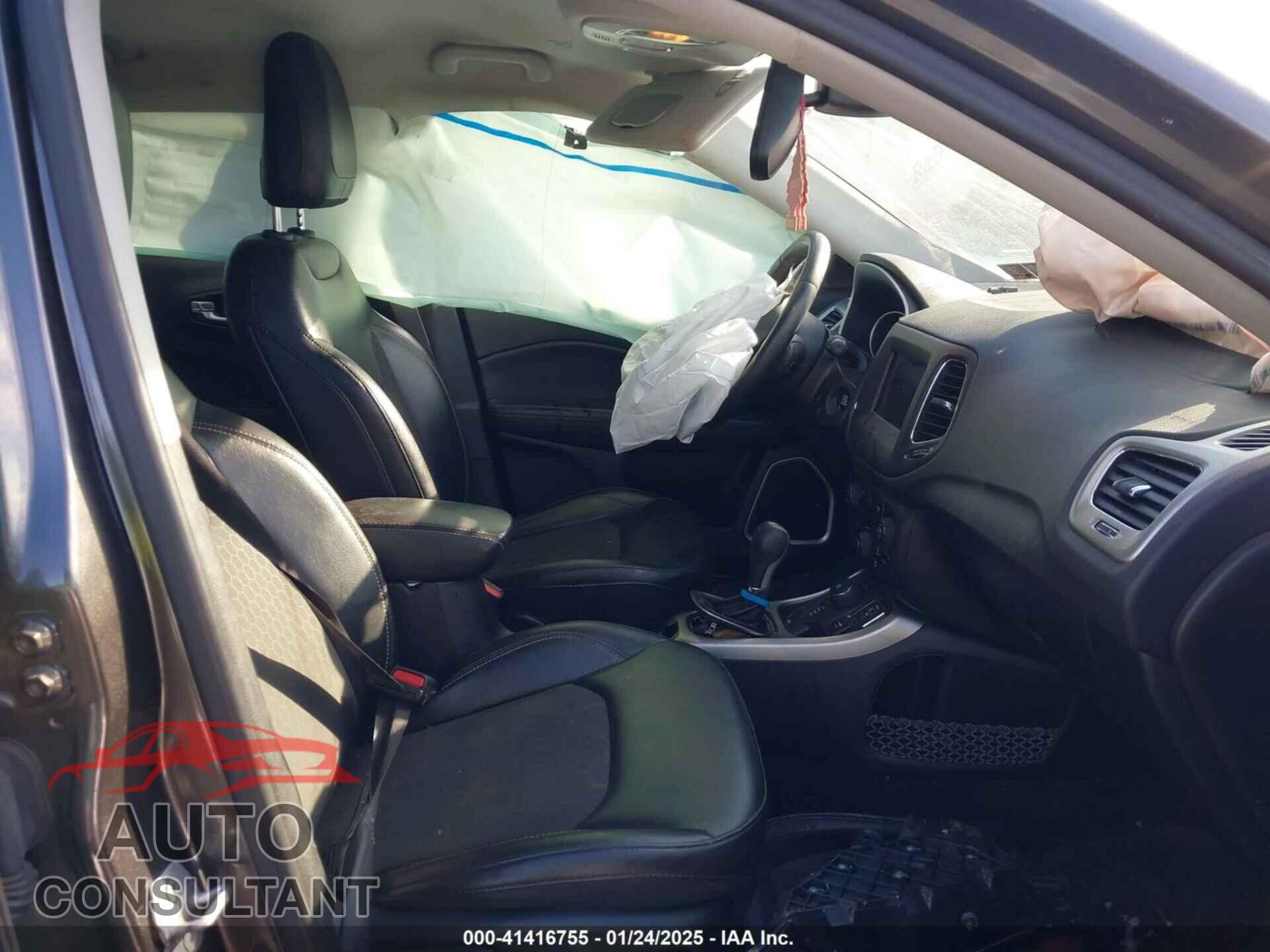 JEEP COMPASS 2019 - 3C4NJDBB1KT709860