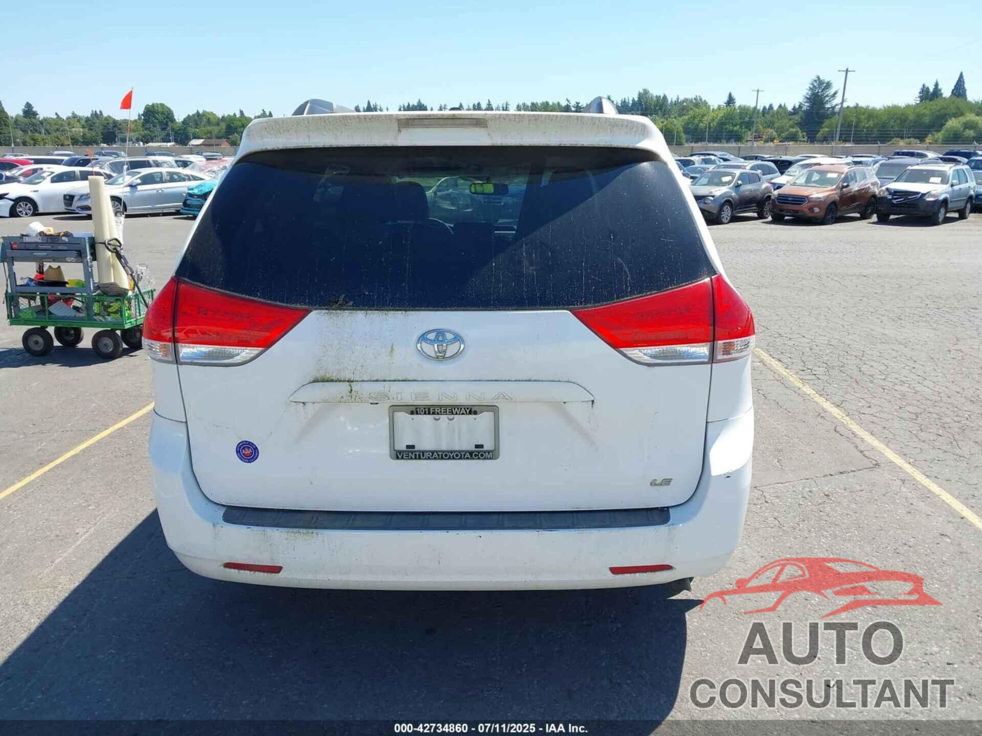 TOYOTA SIENNA 2013 - 5TDKK3DC0DS352376