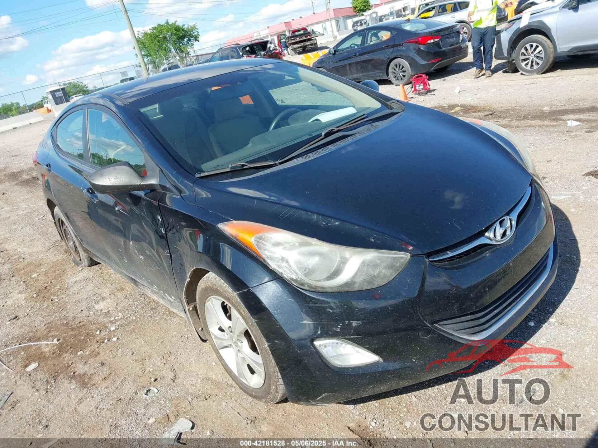 HYUNDAI ELANTRA 2012 - KMHDH4AE3CU452559