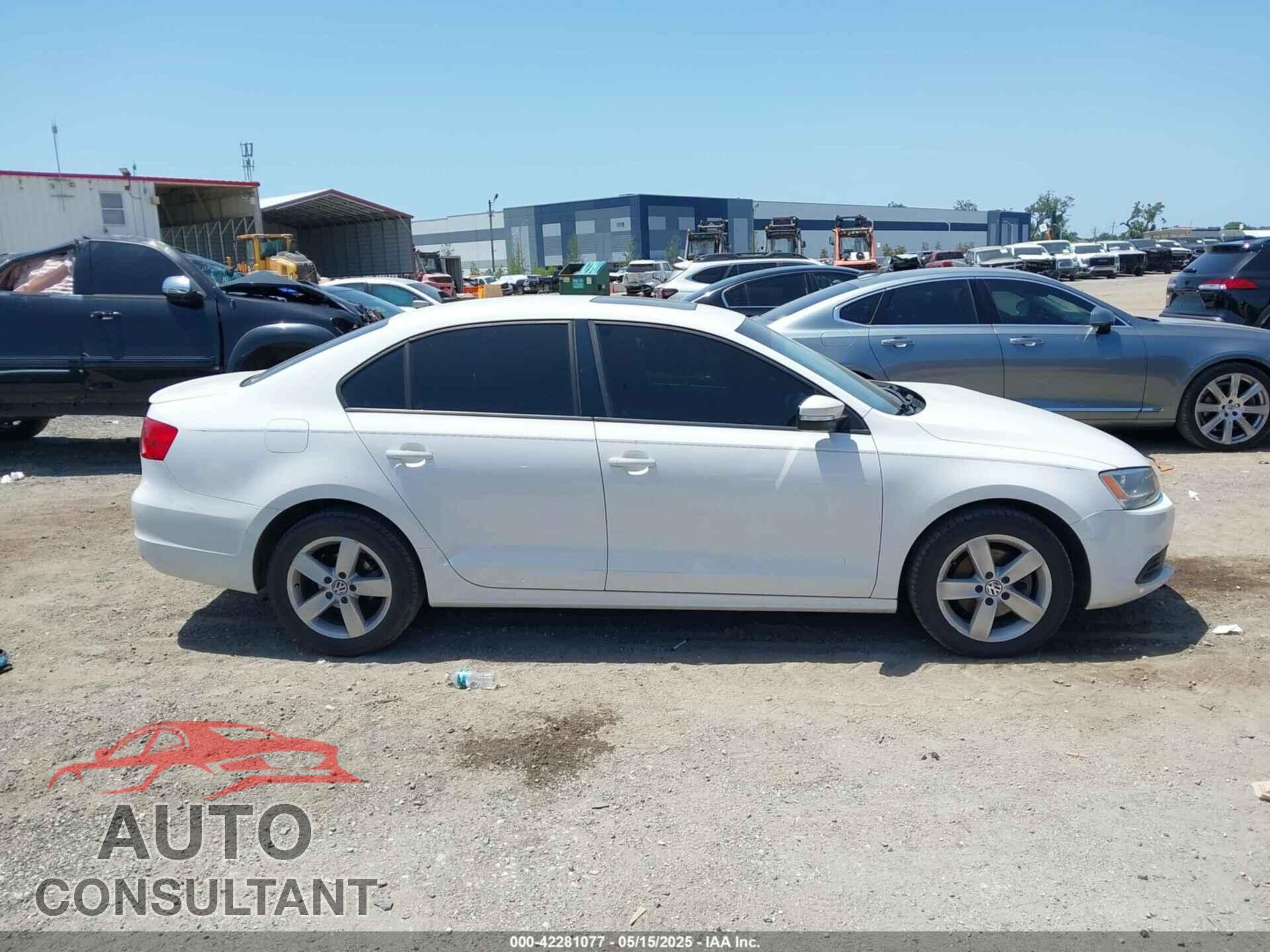 VOLKSWAGEN JETTA 2012 - 3VWLL7AJ5CM417536