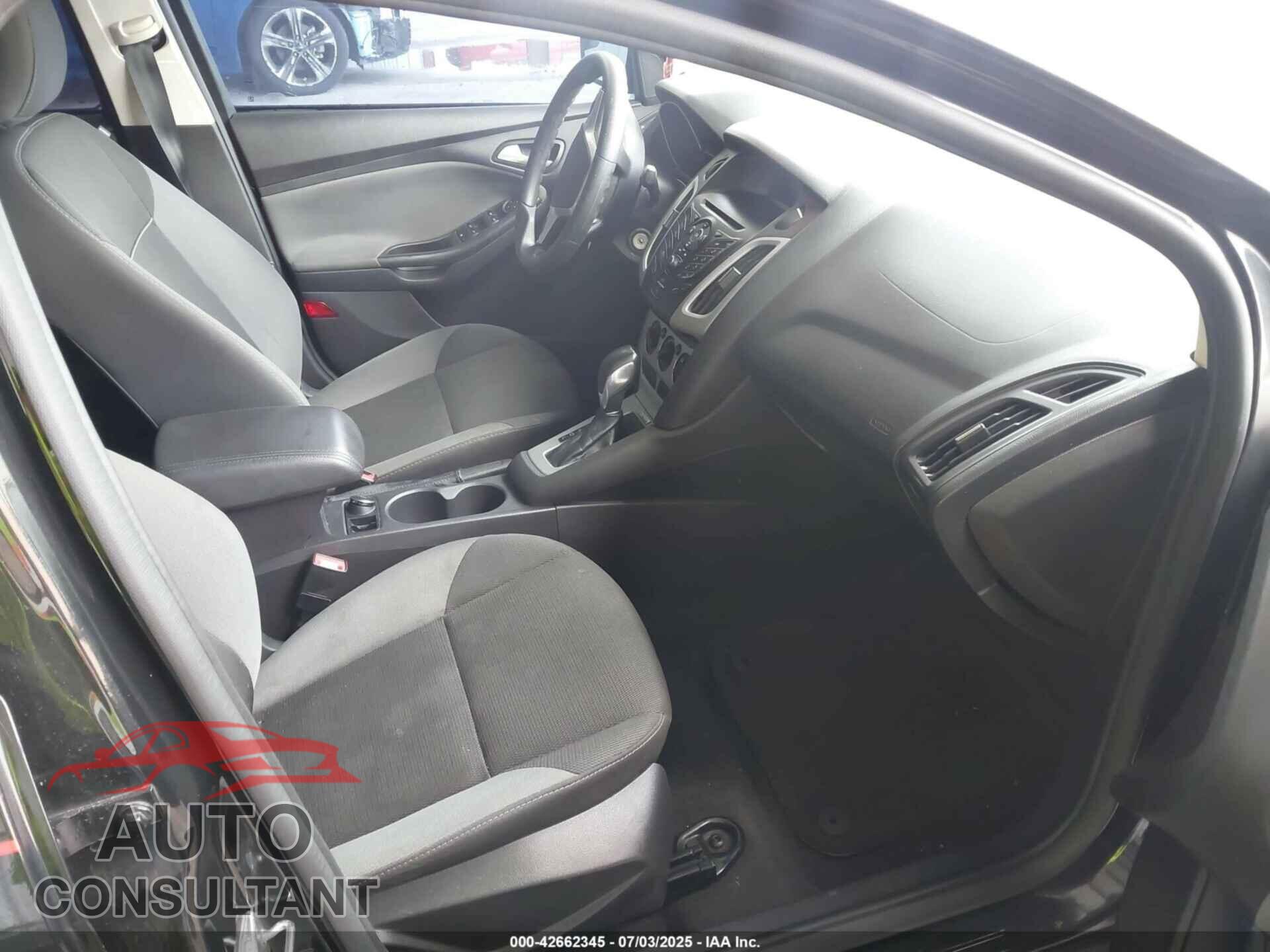 FORD FOCUS 2014 - 1FADP3F24EL381113