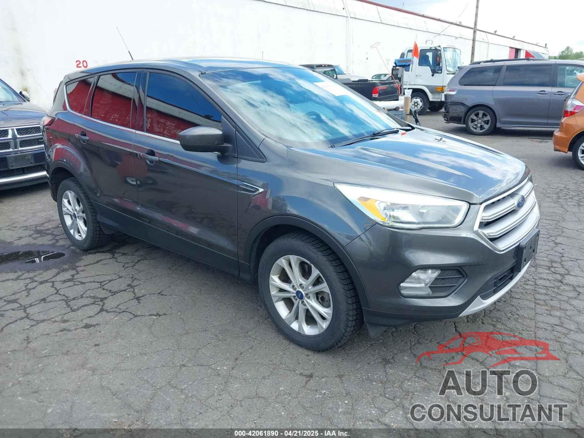 FORD ESCAPE 2017 - 1FMCU9GD2HUD68369