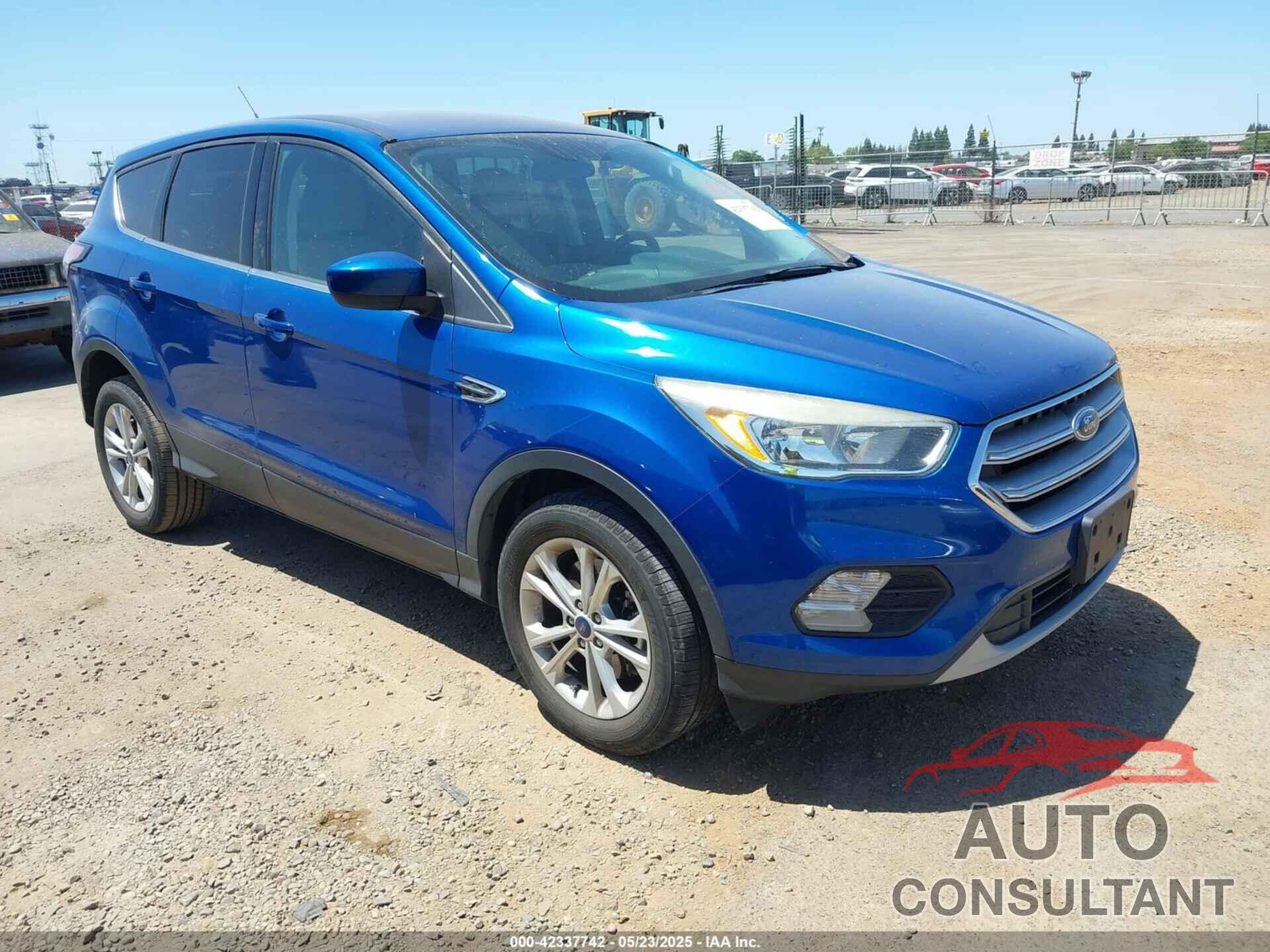 FORD ESCAPE 2017 - 1FMCU9GD3HUE40373