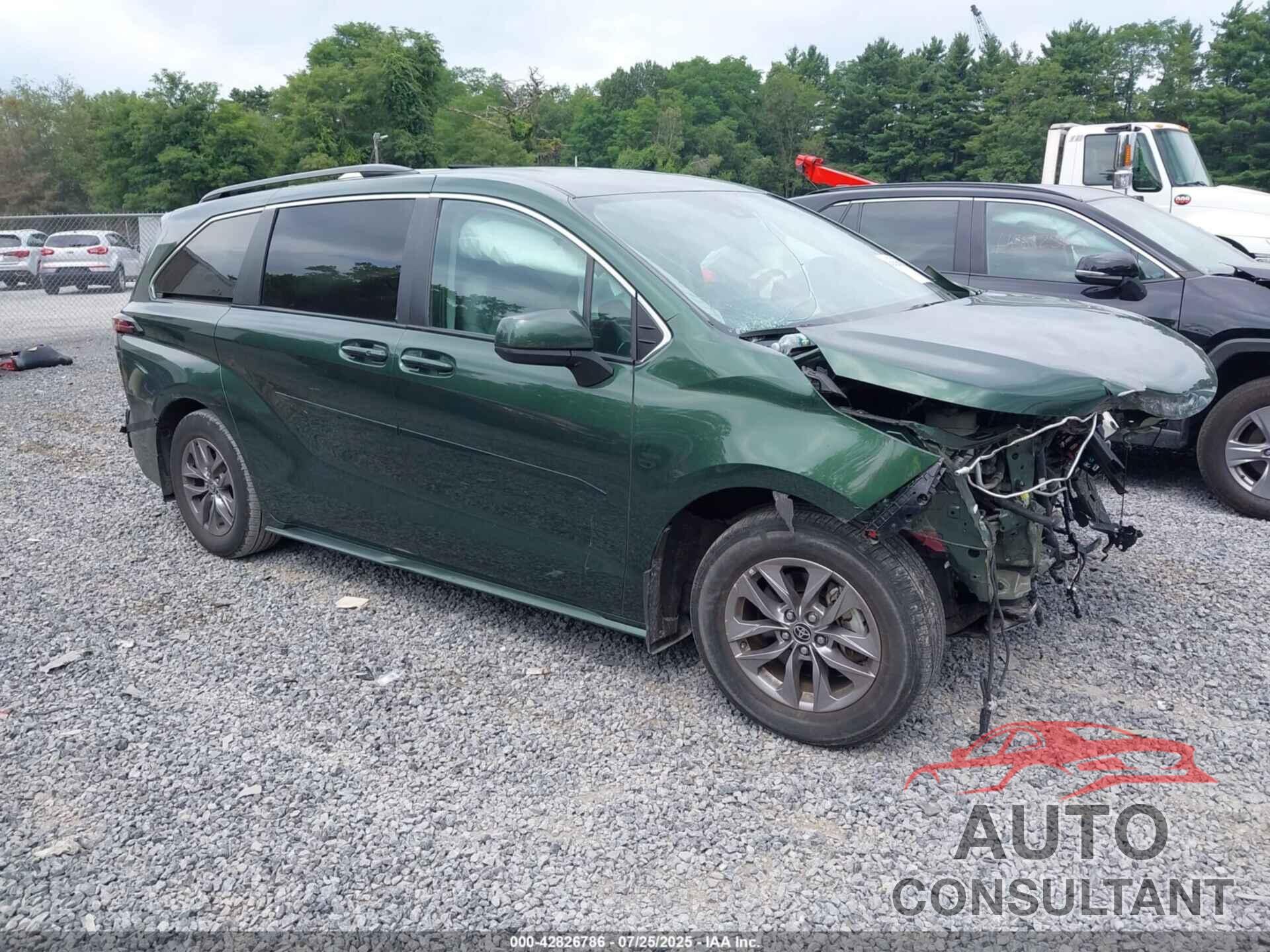 TOYOTA SIENNA 2022 - 5TDKSKFC8NS070253