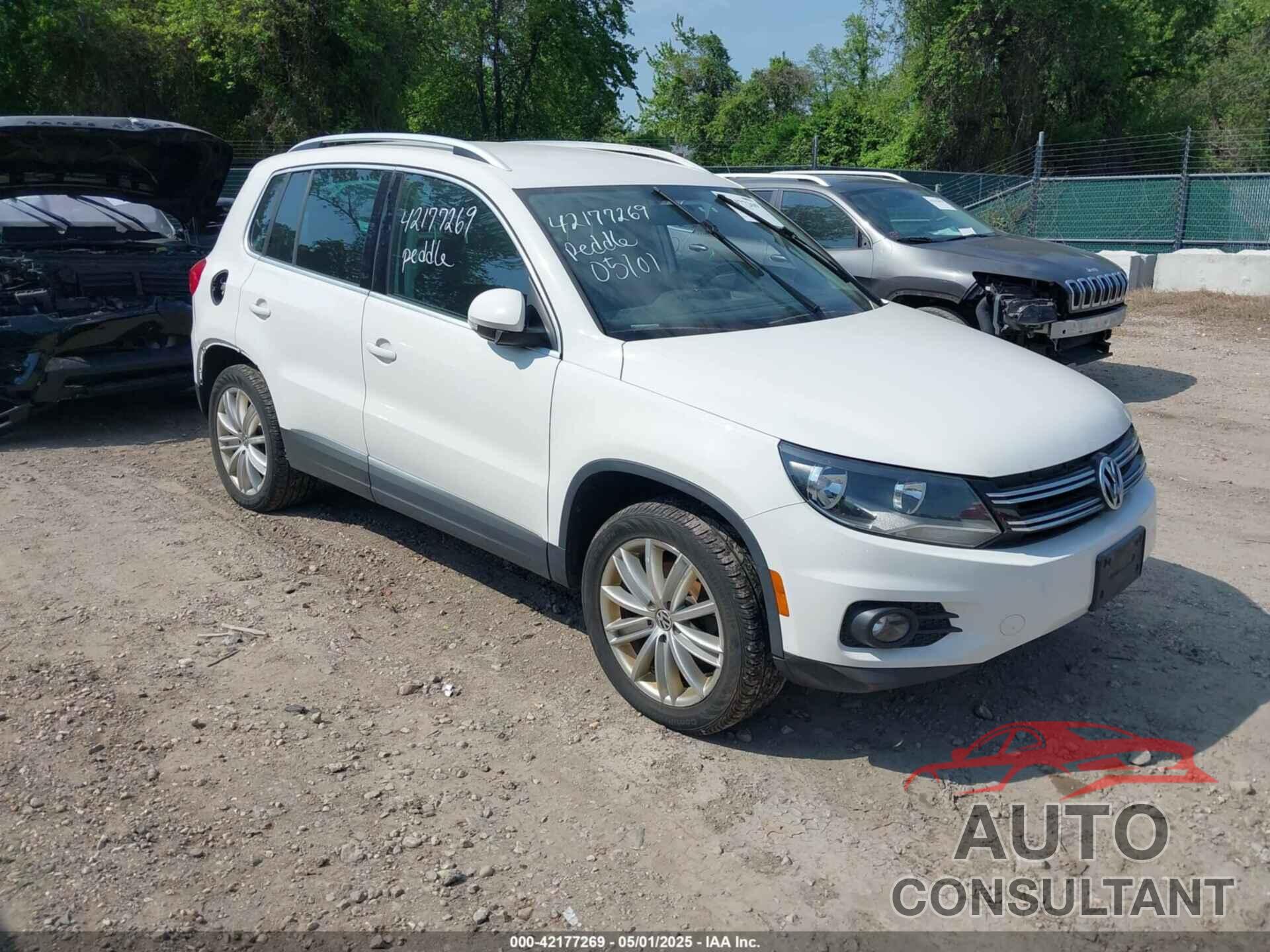 VOLKSWAGEN TIGUAN 2012 - WVGAV7AX5CW517186