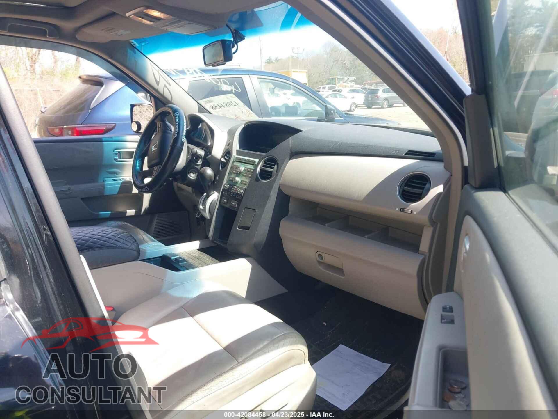 HONDA PILOT 2009 - 5FNYF48579B007700