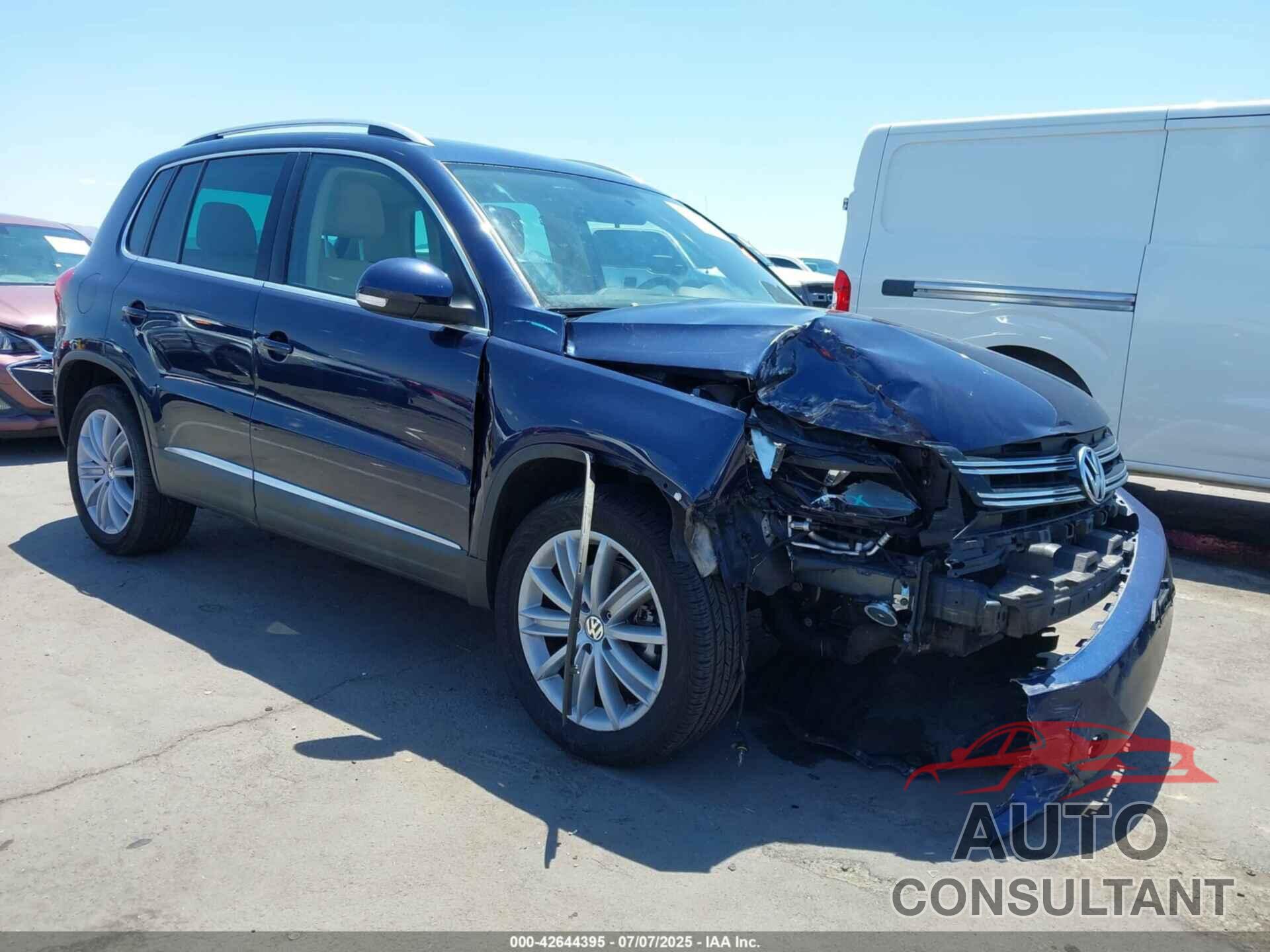 VOLKSWAGEN TIGUAN 2015 - WVGAV7AX8FW595806